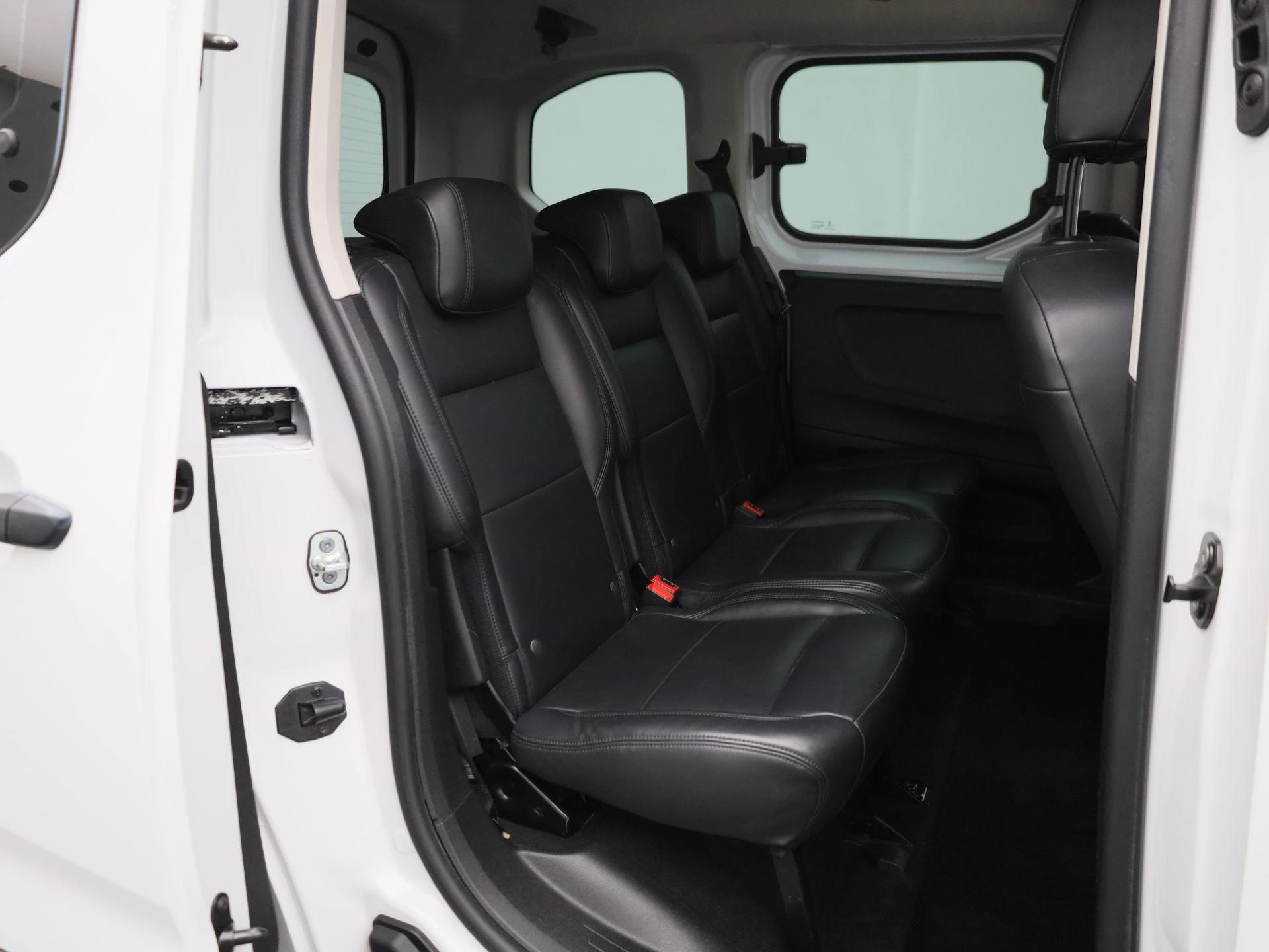 Opel-Combo Life-image-9
