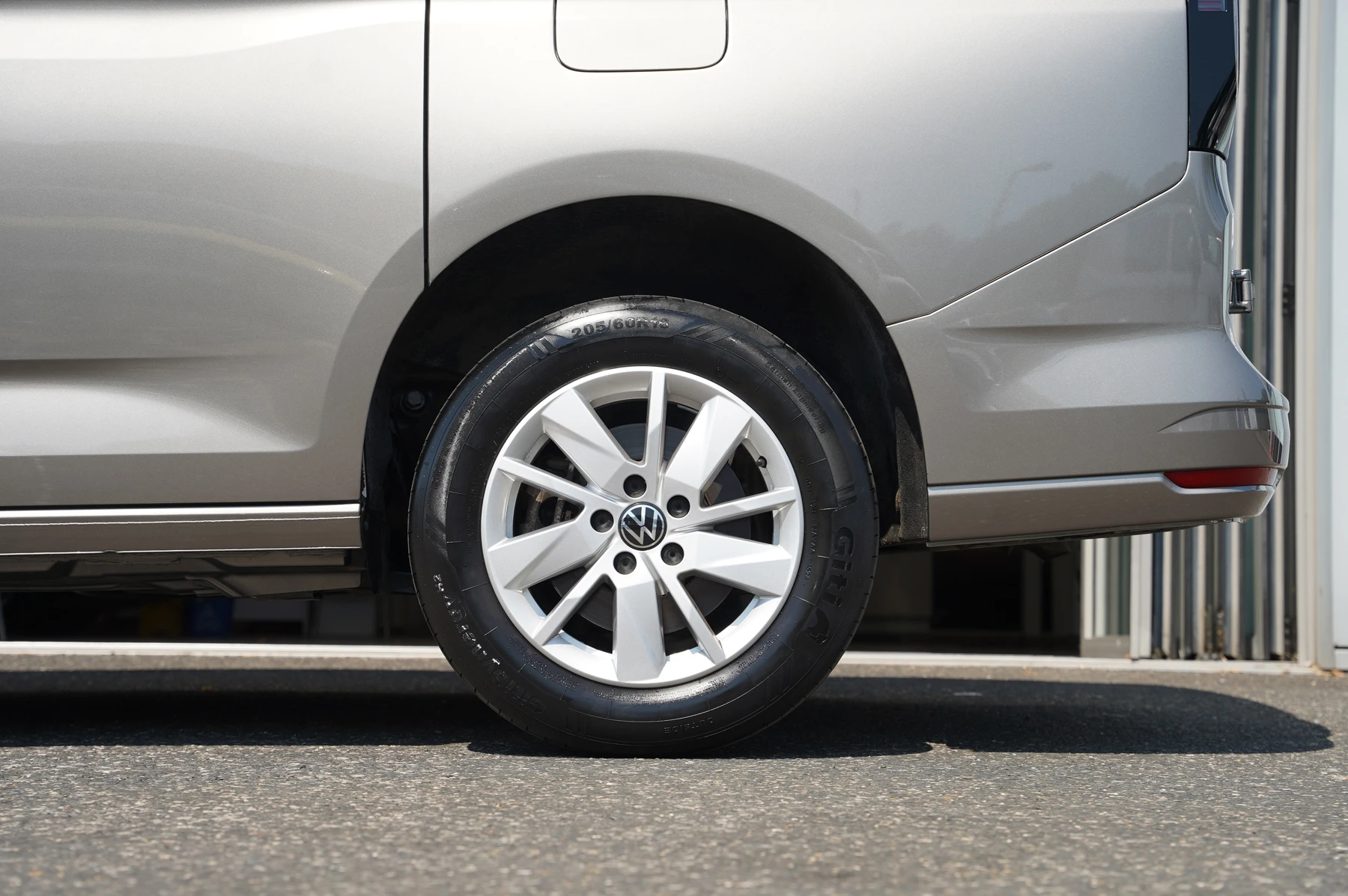 Volkswagen-Caddy-image-12