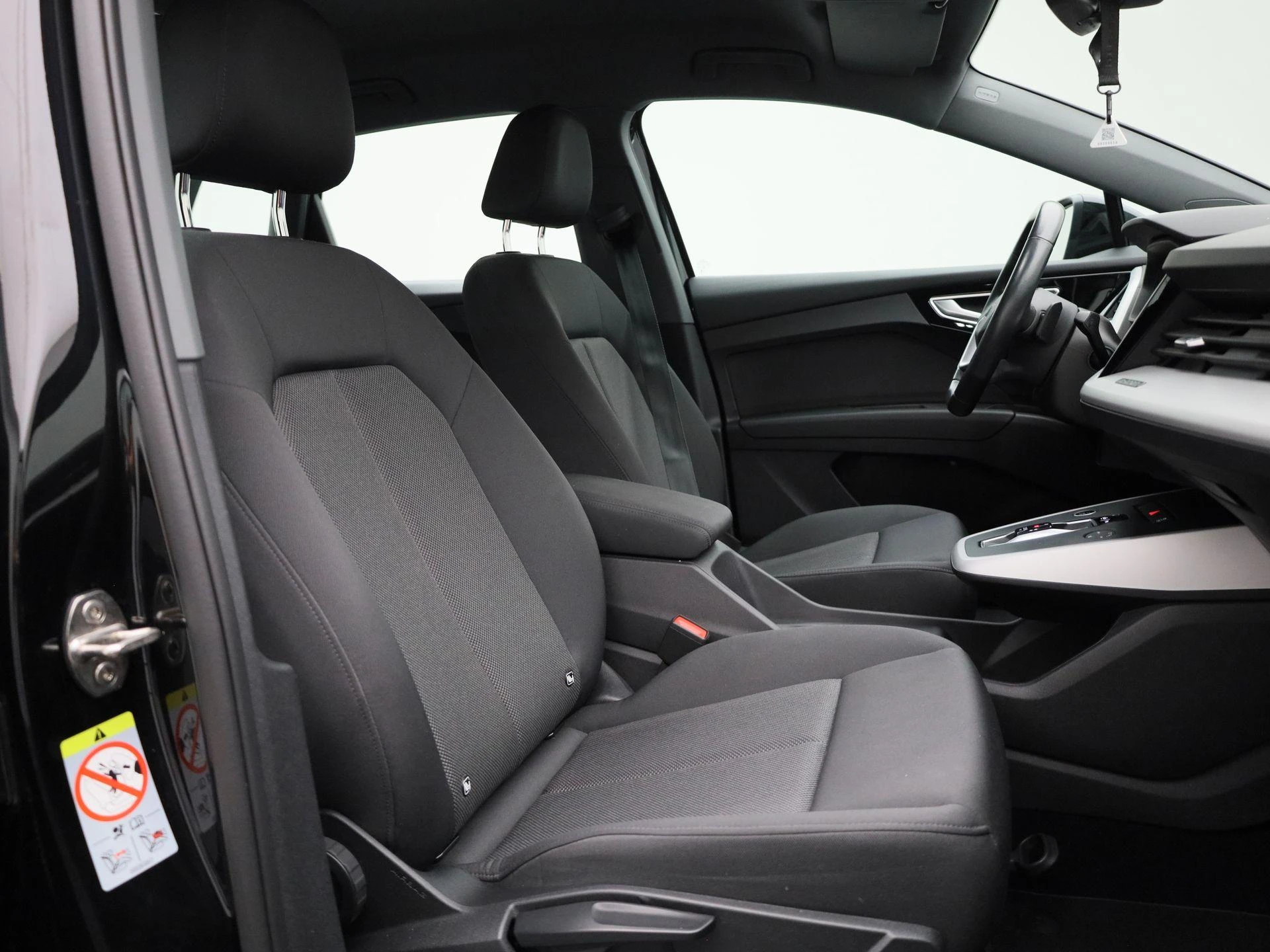 Audi-Q4 e-tron-image-38