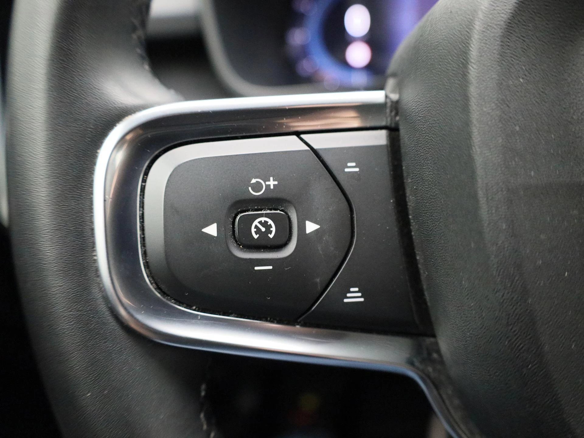 Volvo-XC40-image-19
