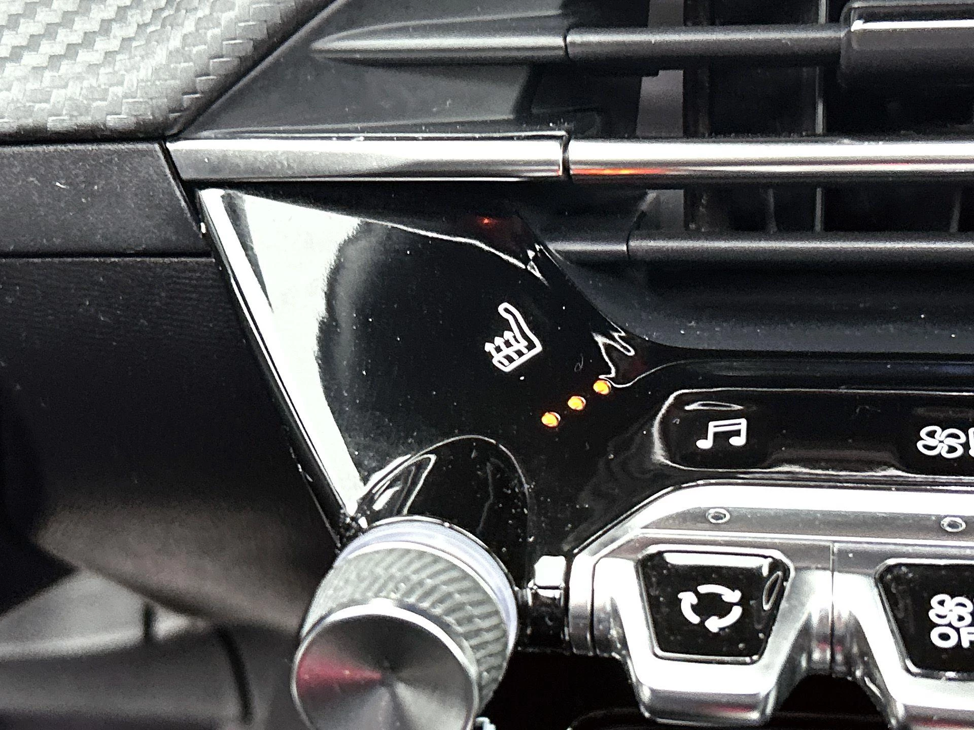 Peugeot-e-2008-image-7