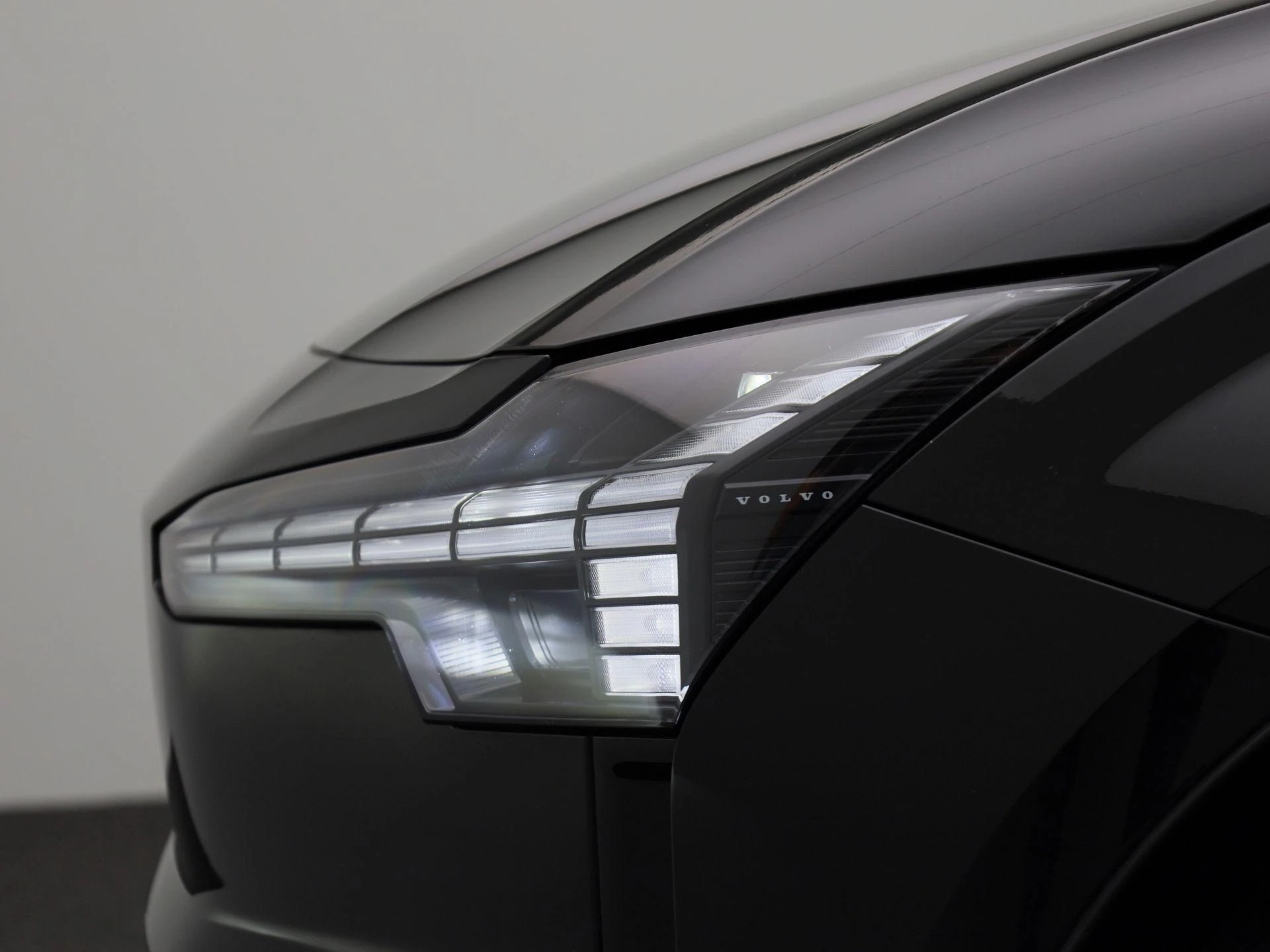 Volvo-EX30-image-12