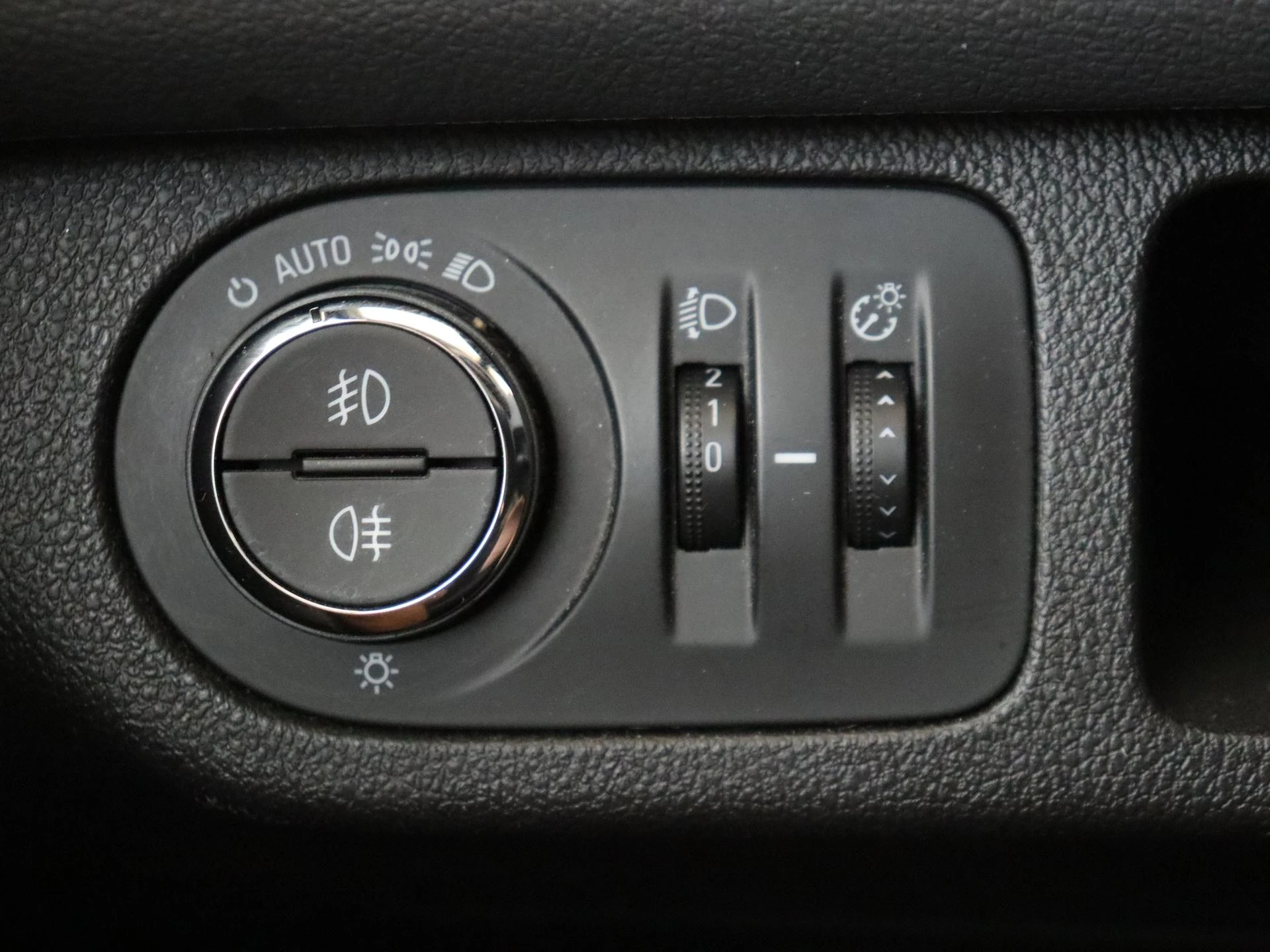 Opel-Meriva-image-20