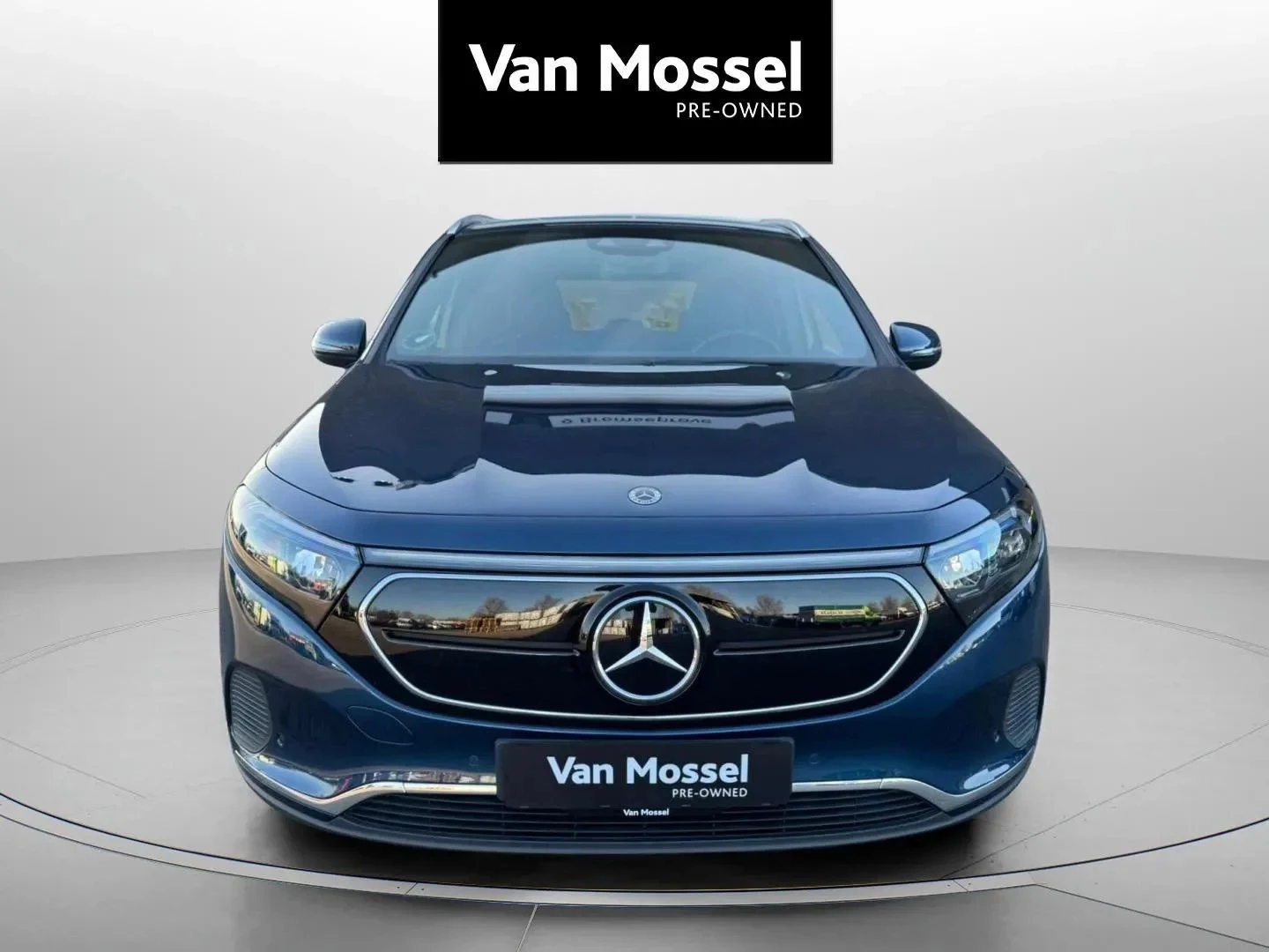 Mercedes-Benz-EQA-image-1