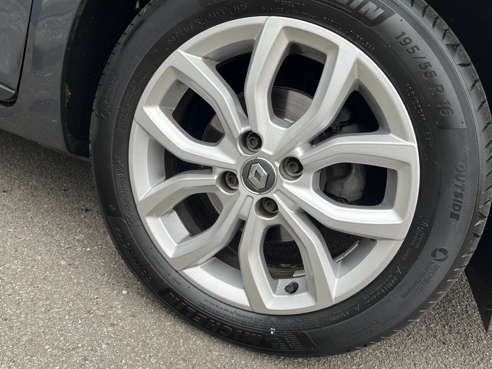 Renault-Clio-image-11