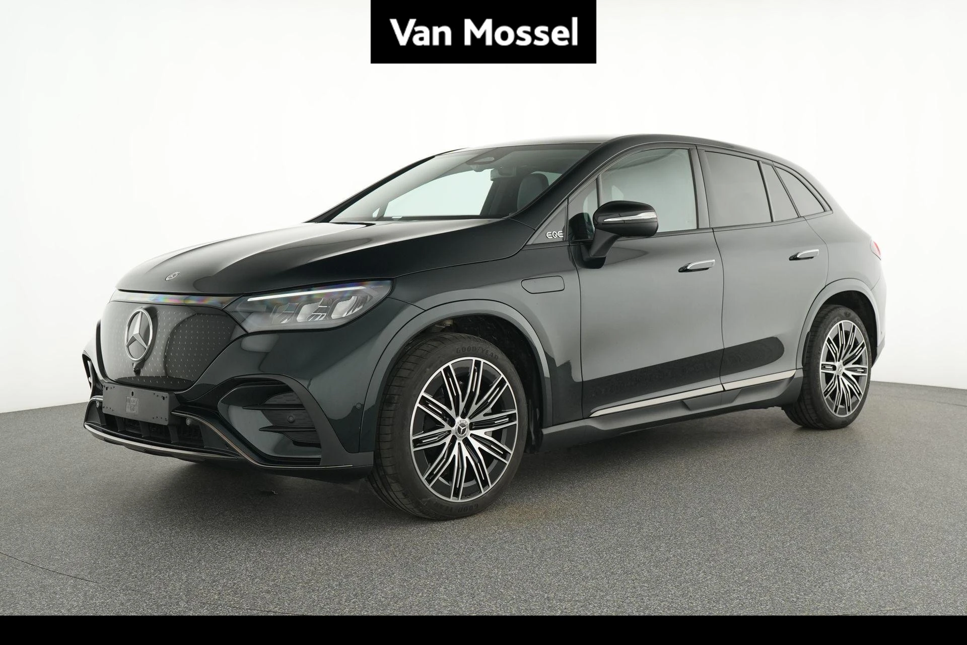 Mercedes-Benz-EQE-image-0