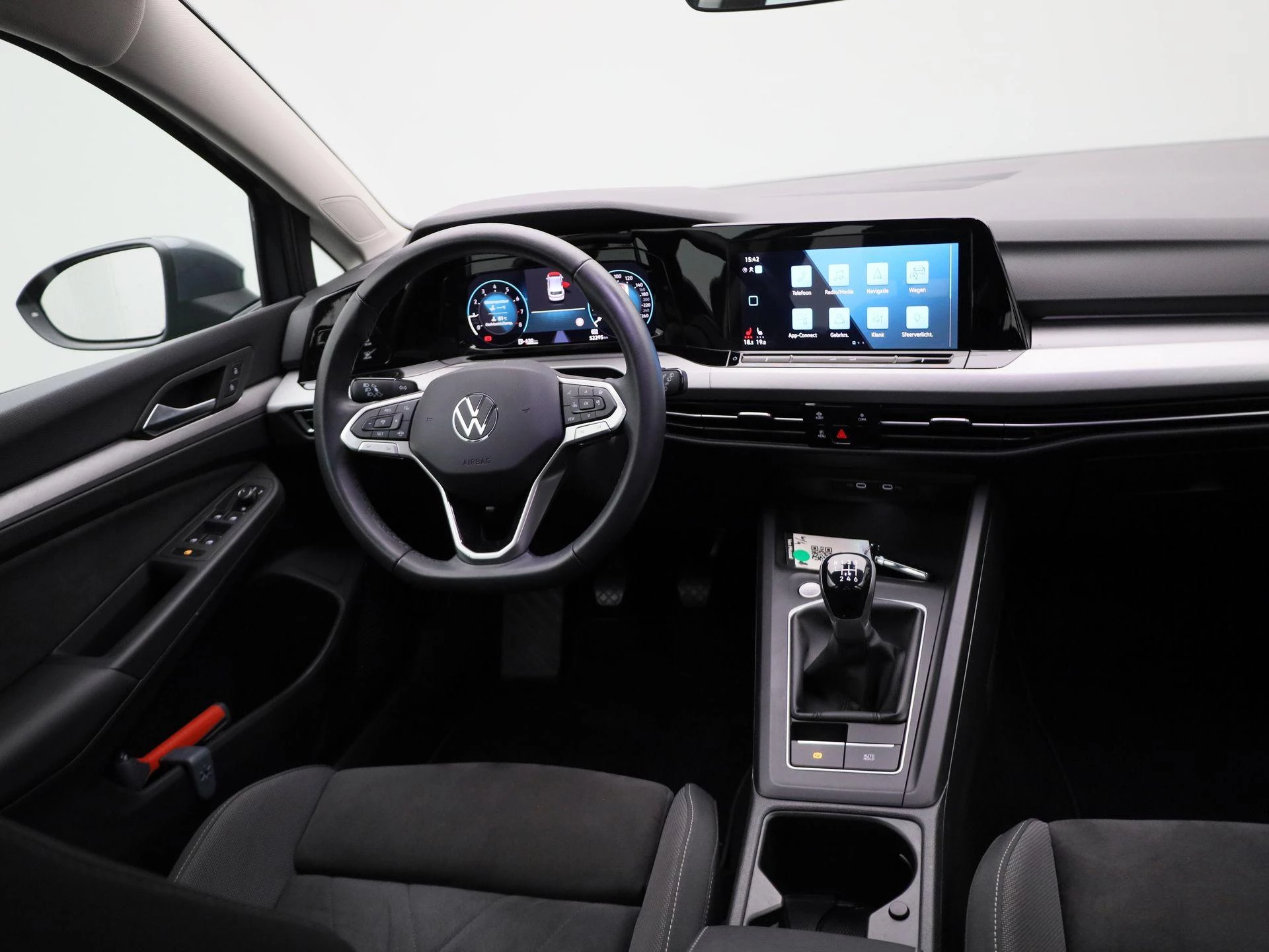 Volkswagen-Golf-image-28