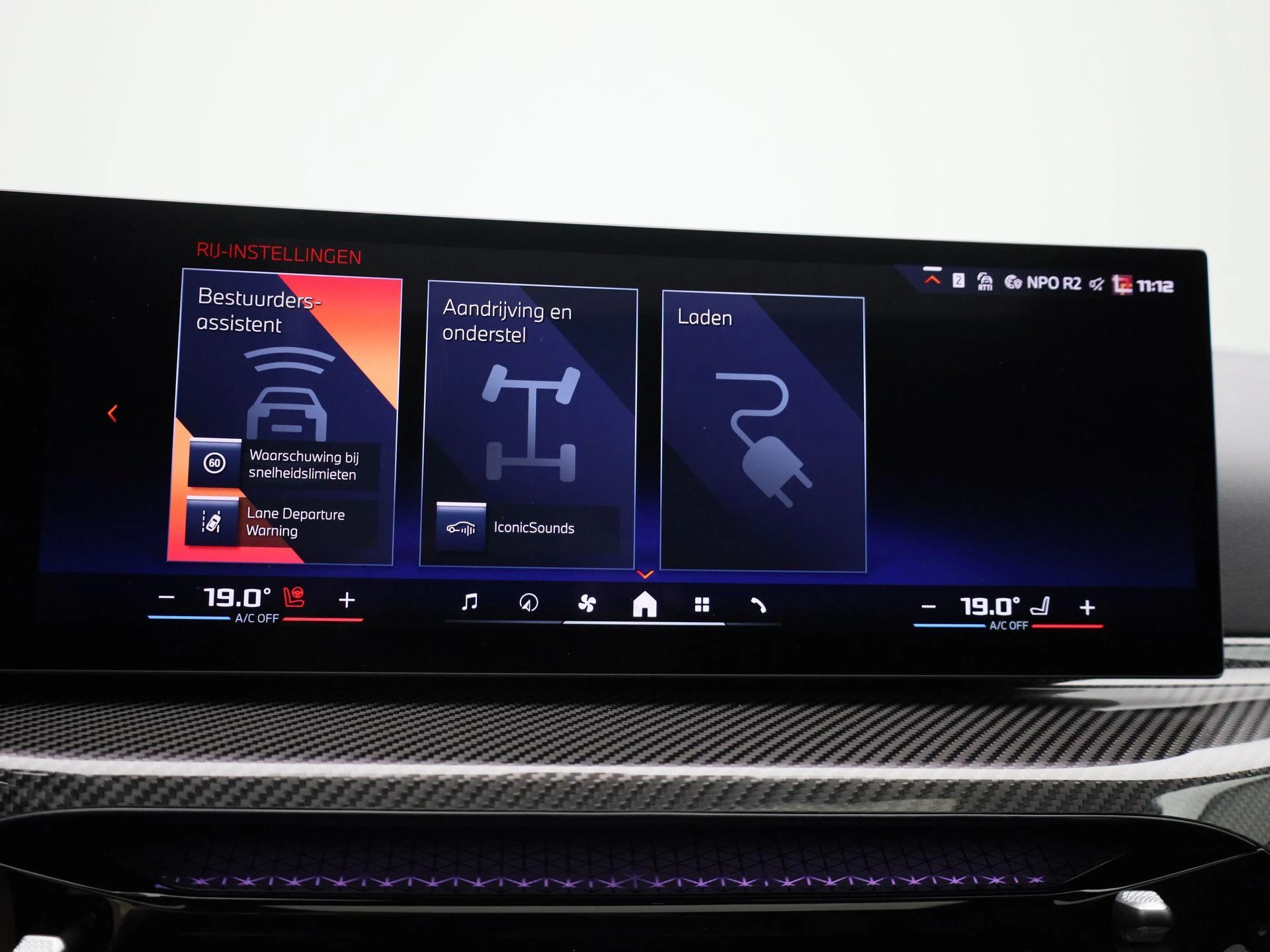 BMW-i4-image-34
