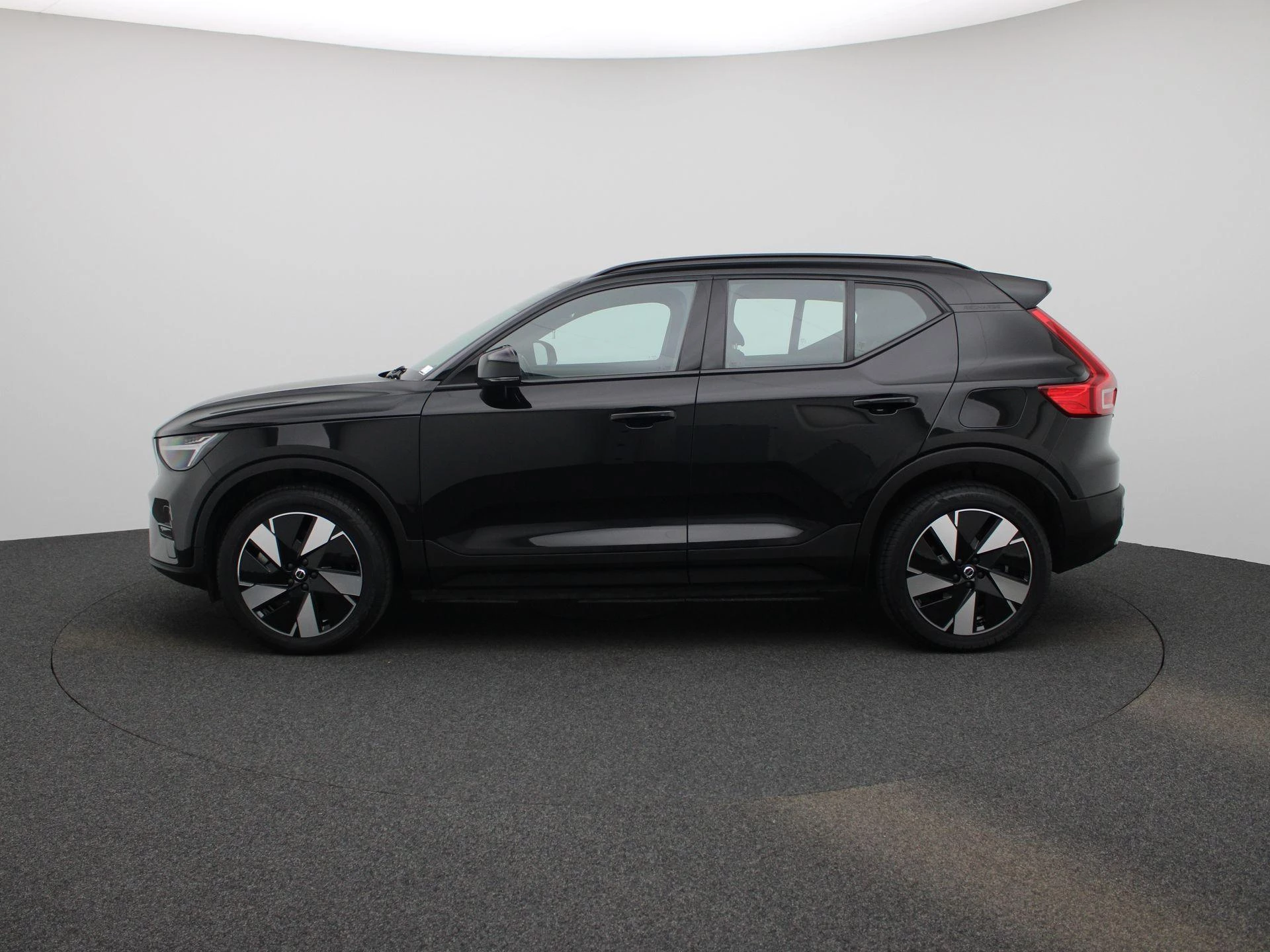 Volvo-XC40-image-3