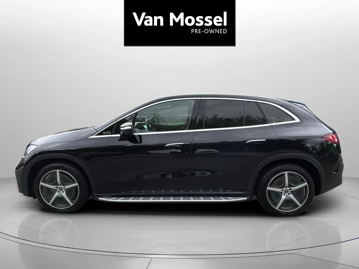 Mercedes-Benz-EQE-image-1