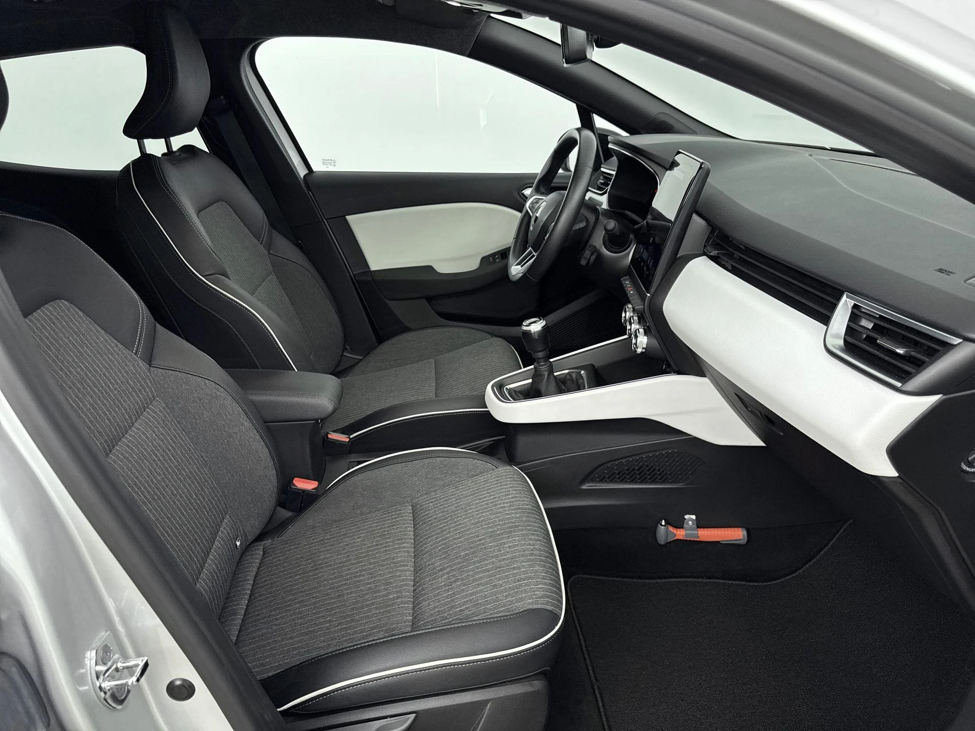 Renault-Clio-image-21