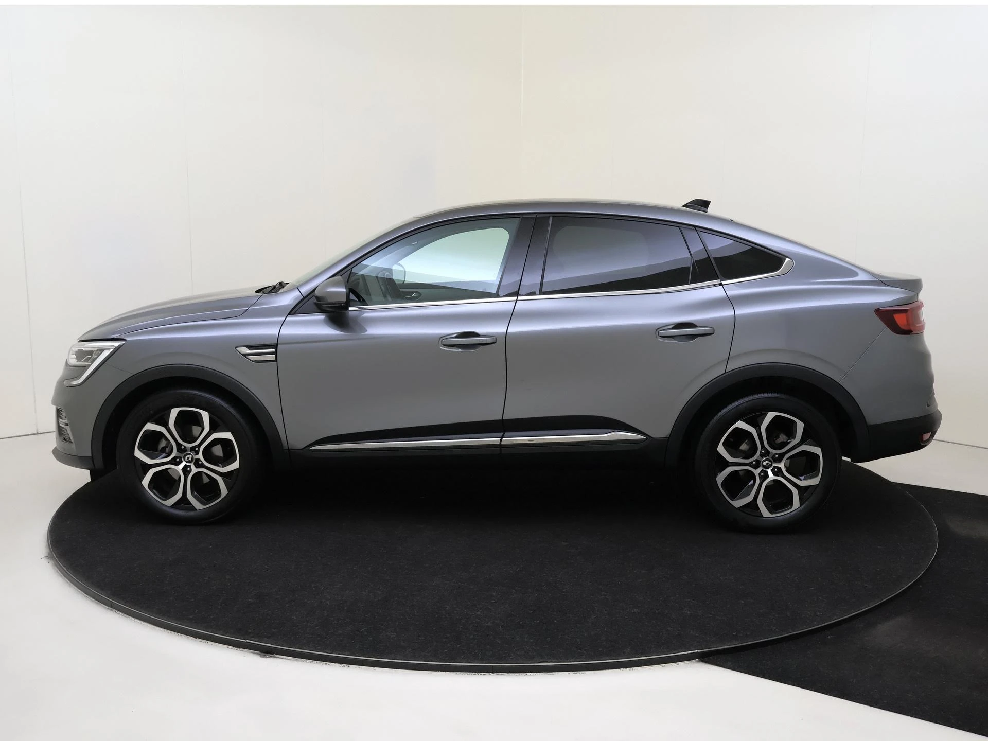 Renault-Arkana-image-7