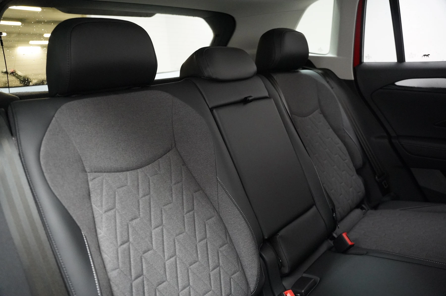 Volkswagen-Tiguan-image-23