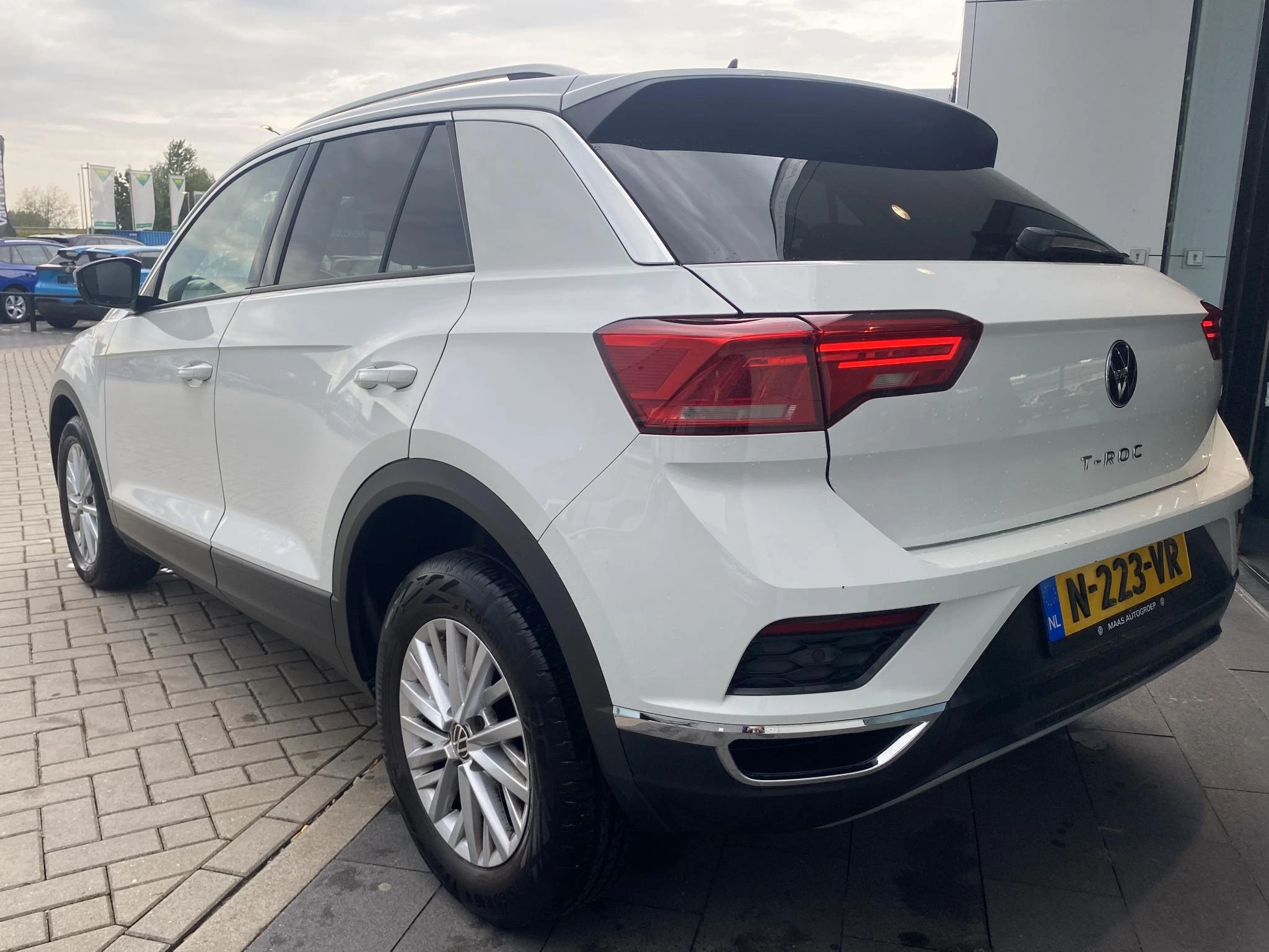 Volkswagen-T-Roc-image-2