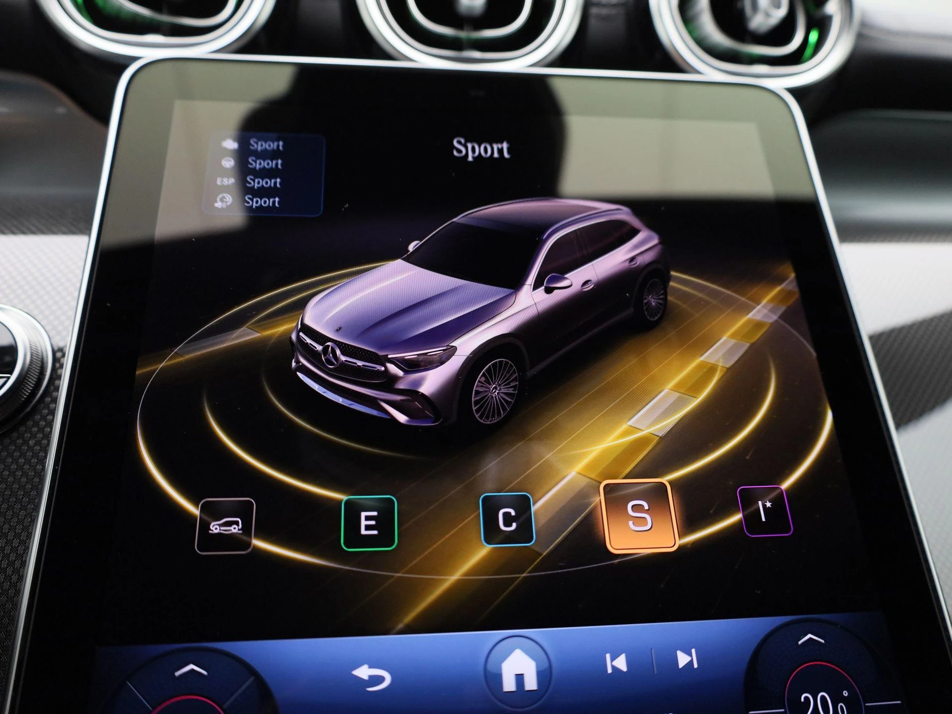 Mercedes-Benz-GLC-image-27