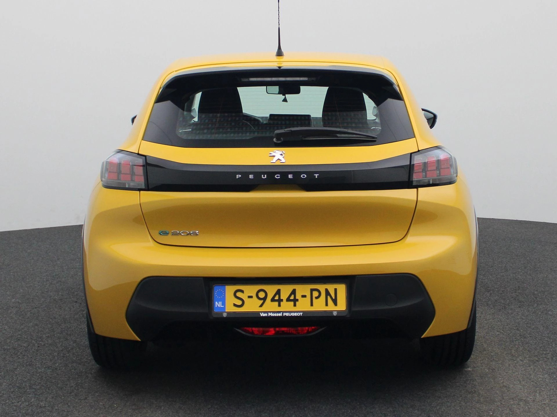 Peugeot-e-208-image-4