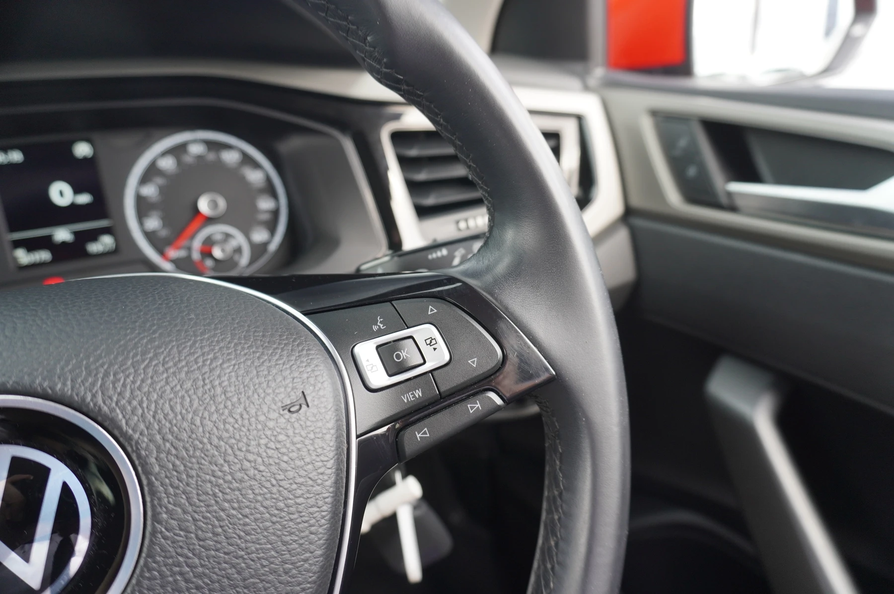 Volkswagen-Polo-image-25