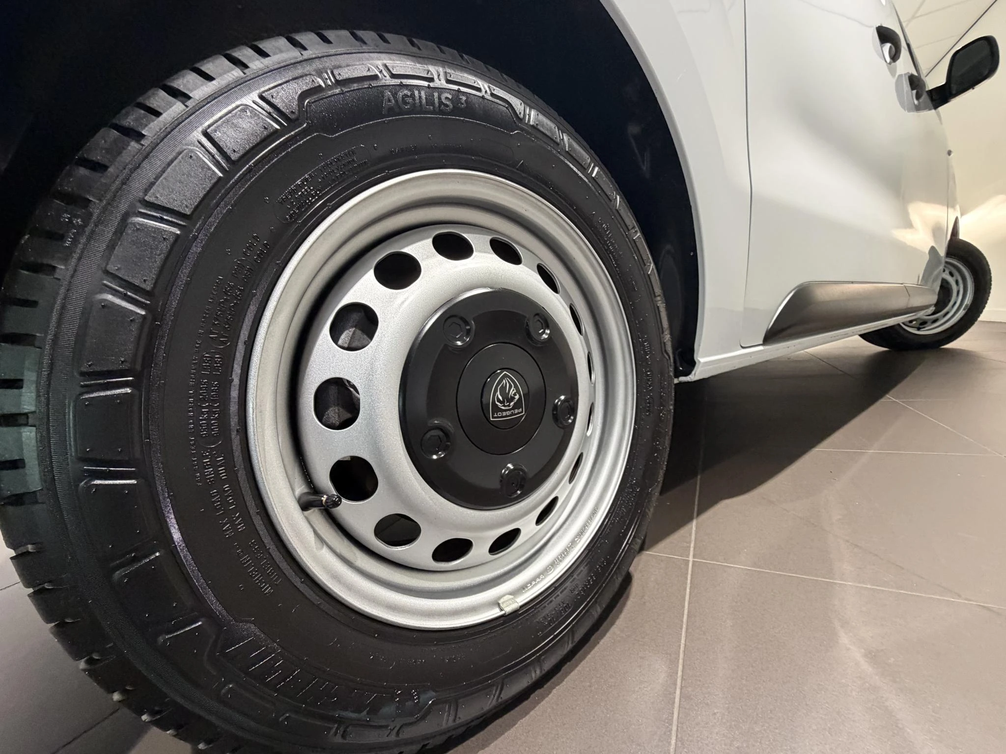 Peugeot-e-Expert-image-20