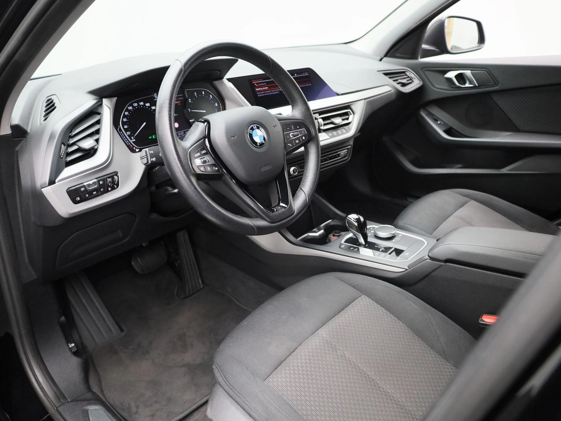 BMW-1 Serie-image-15