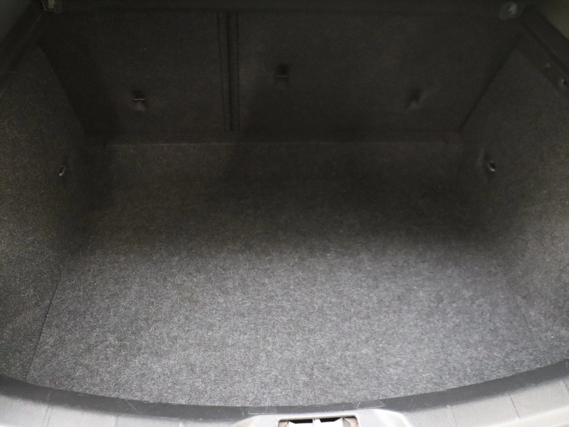 Volvo-V40-image-24