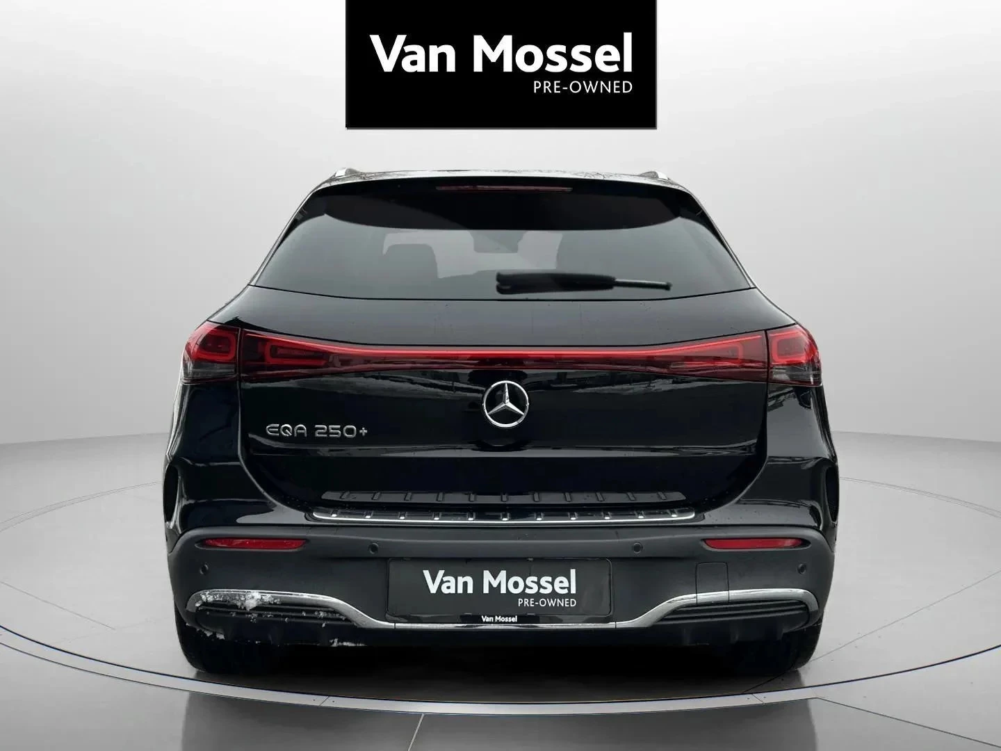 Mercedes-Benz-EQA-image-5