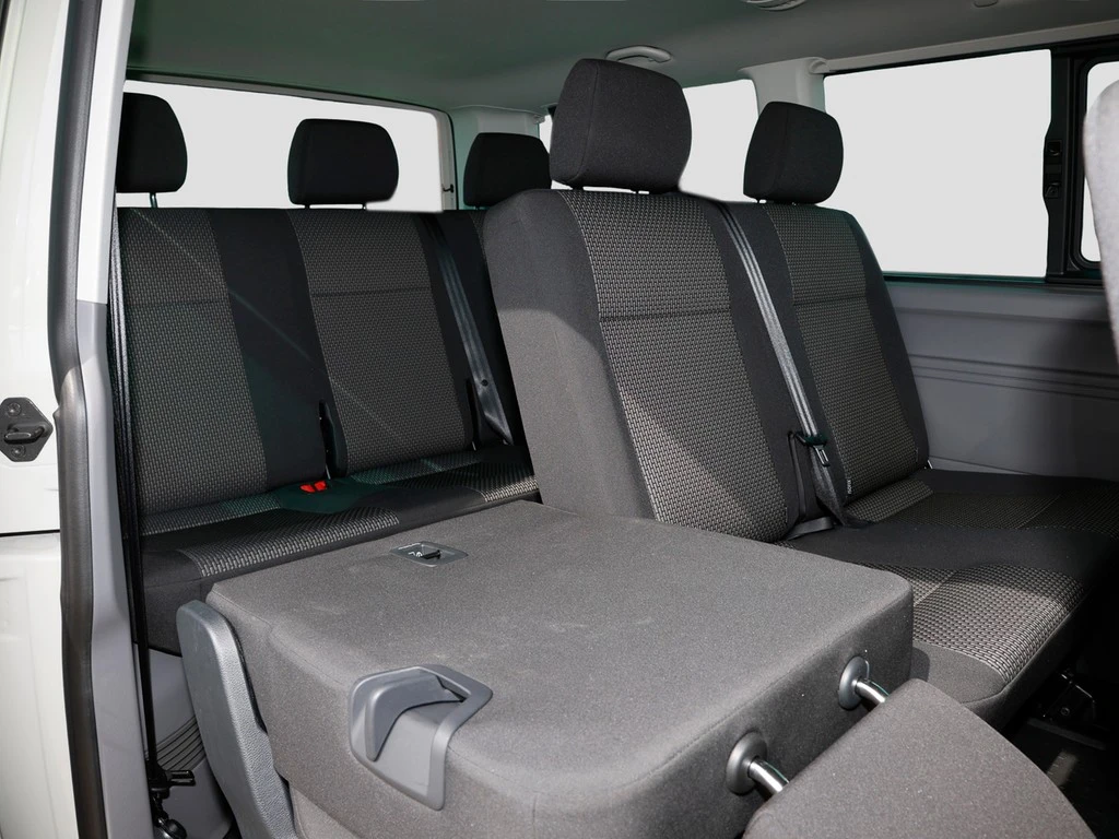 Volkswagen-Transporter-image-16
