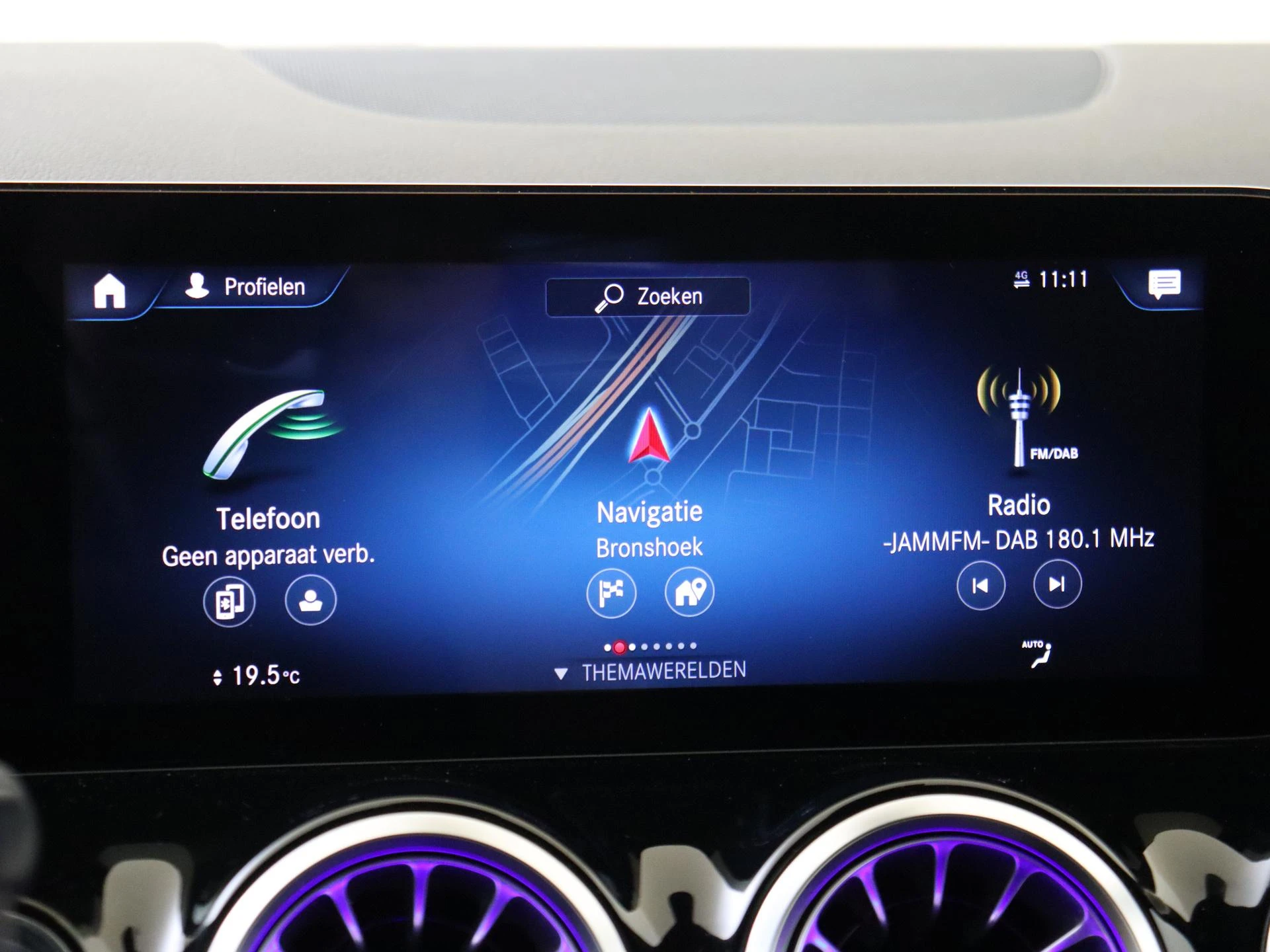 Mercedes-Benz-EQA-image-16