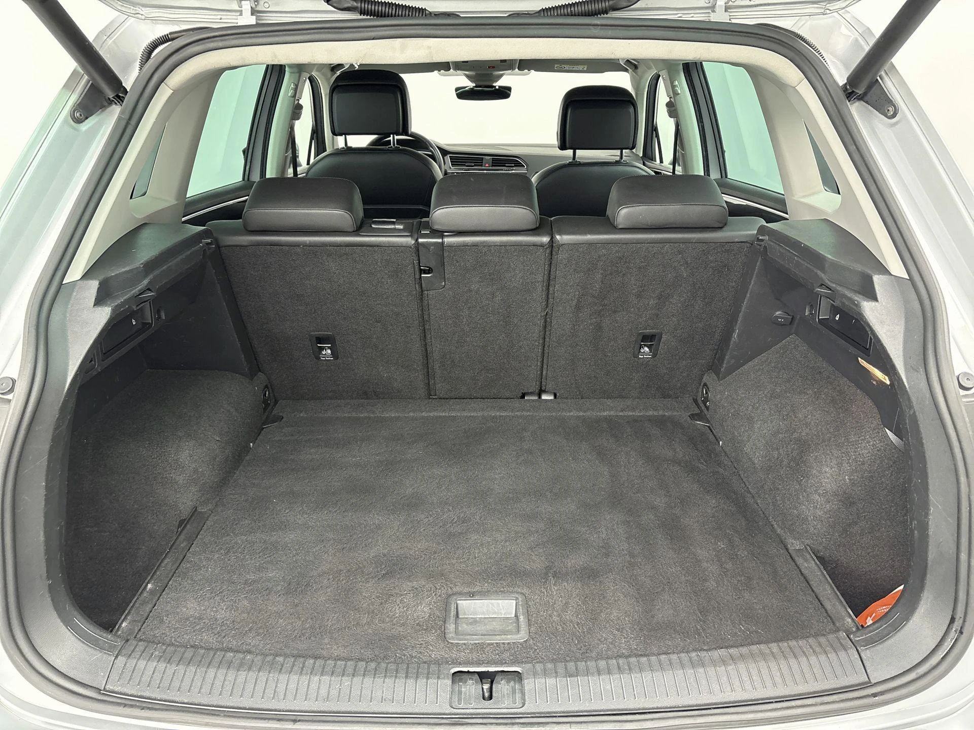 Volkswagen-Tiguan-image-13