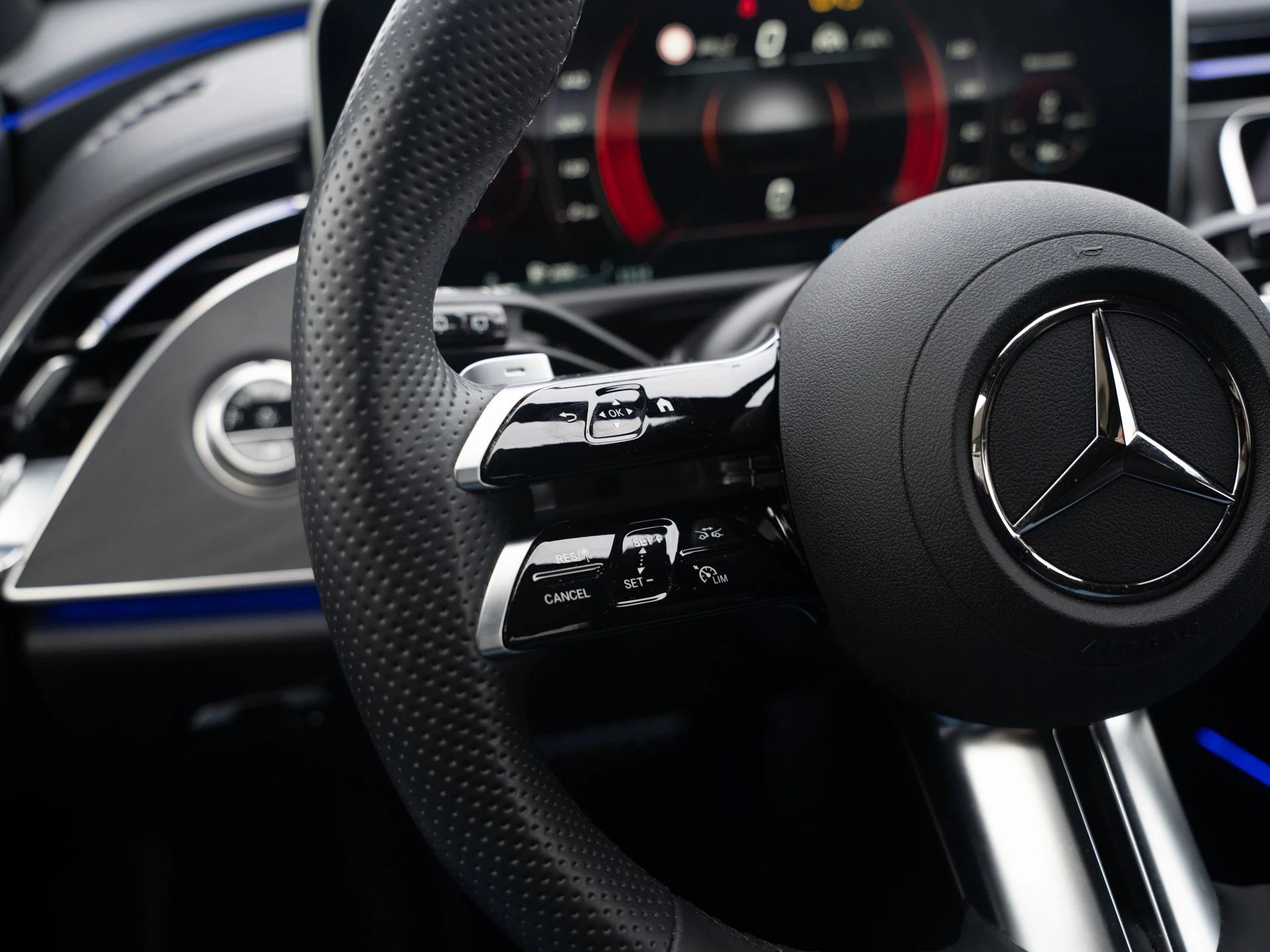 Mercedes-Benz-E-Klasse-image-20