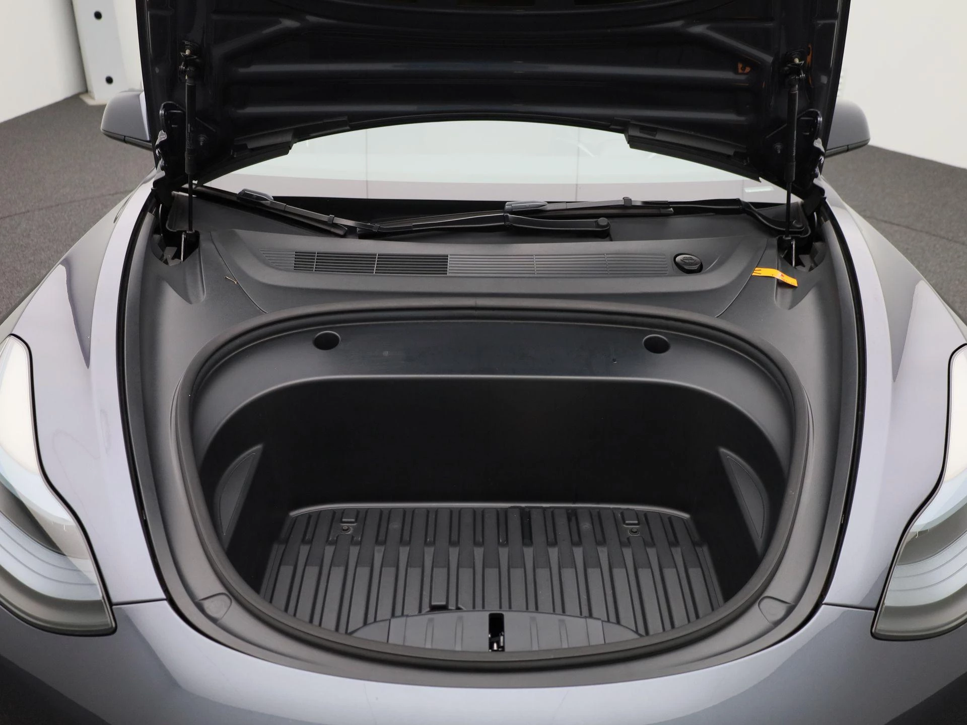 Tesla-Model 3-image-36