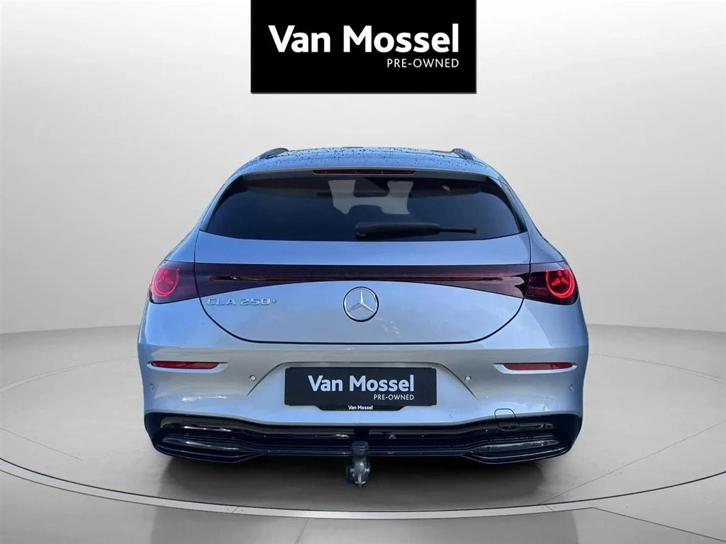 Mercedes-Benz-CLA-image-5