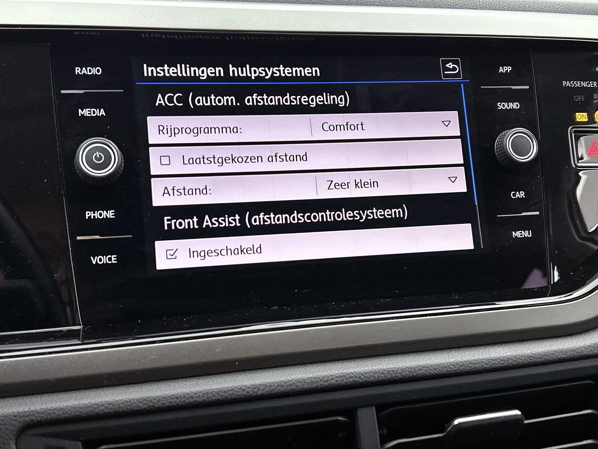 Volkswagen-Polo-image-9