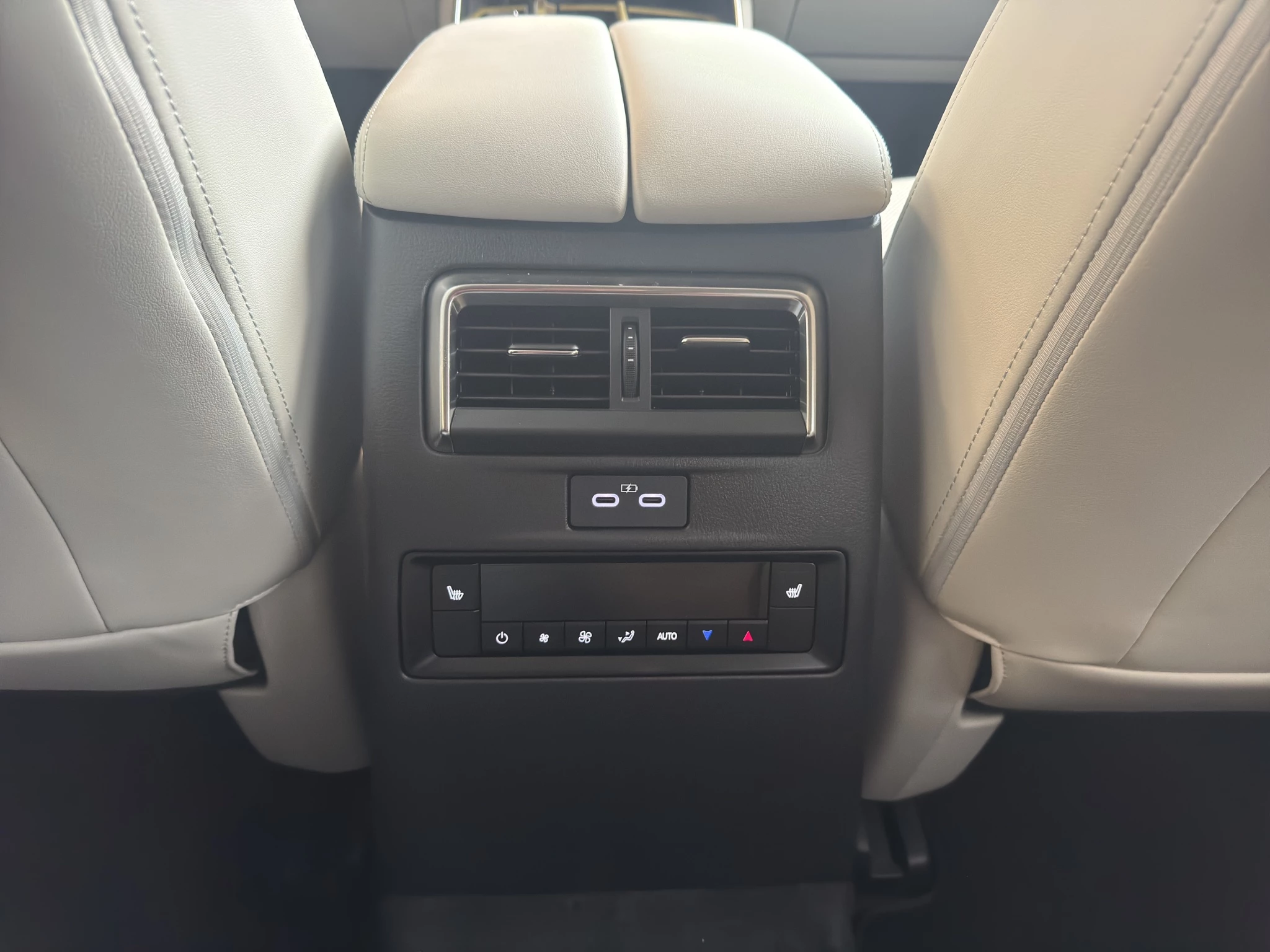 Mazda-CX-80-image-17