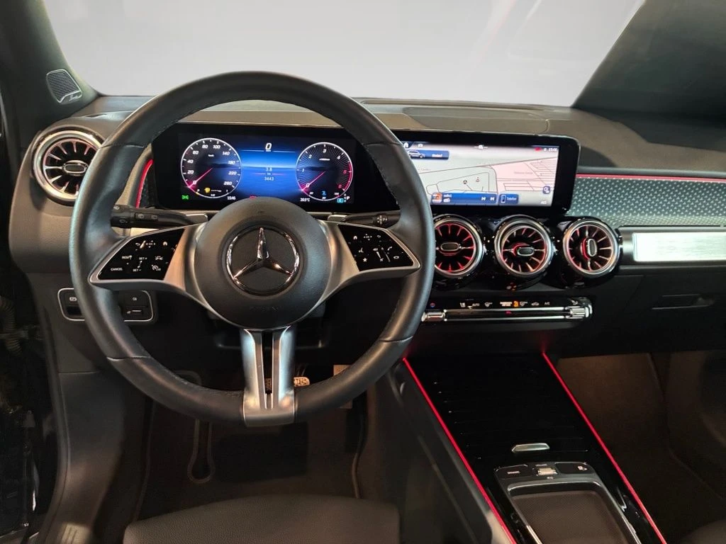 Mercedes-Benz-GLB 200 d-image-10