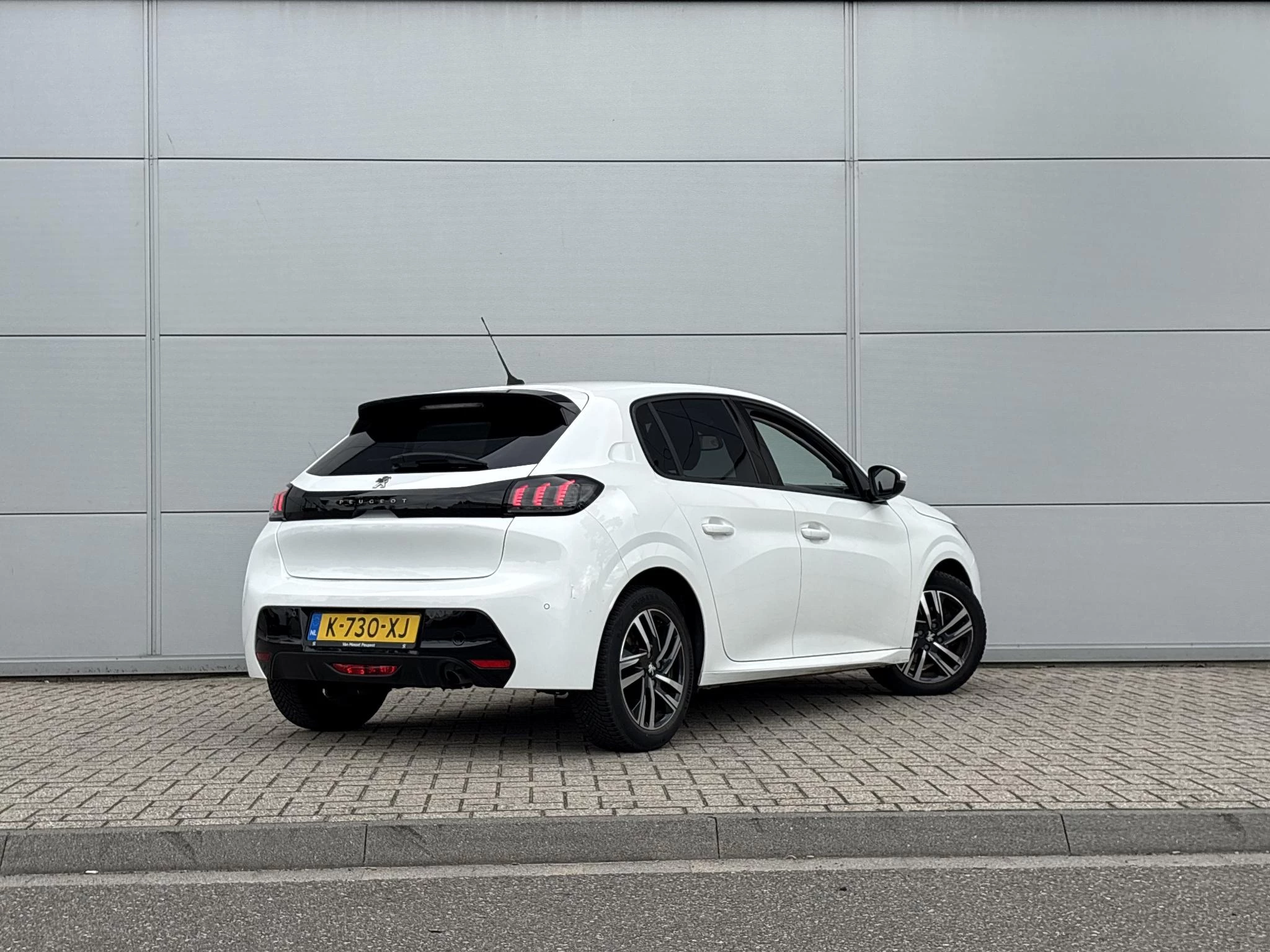 Peugeot 208 1.2 PureTech Blue Lease Allure