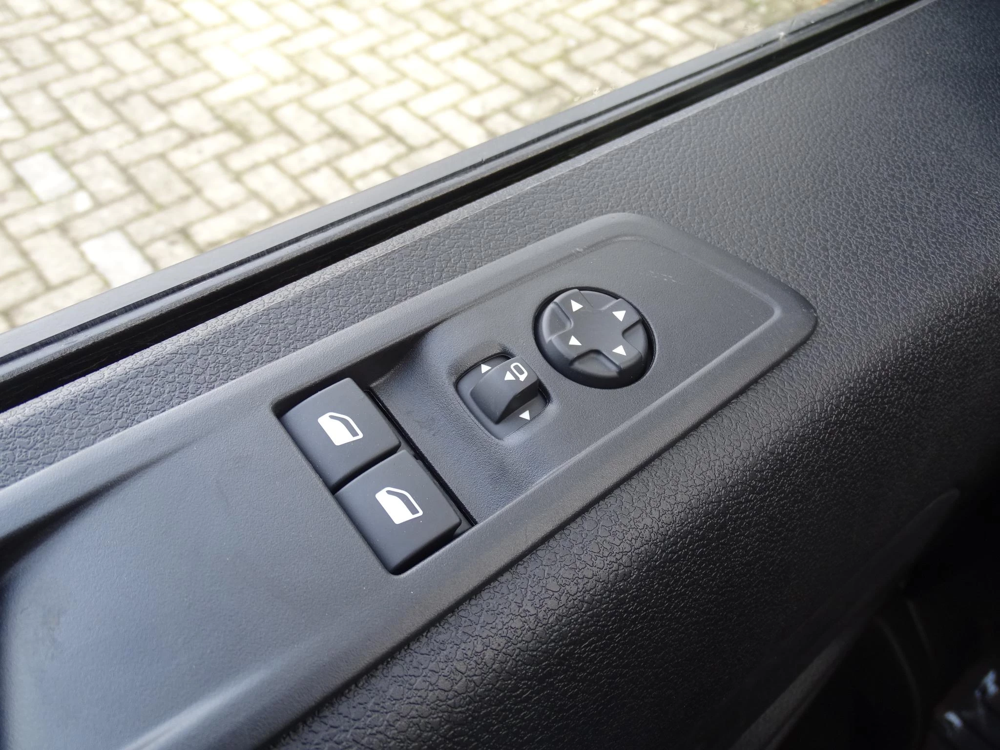 Peugeot-Expert-image-21