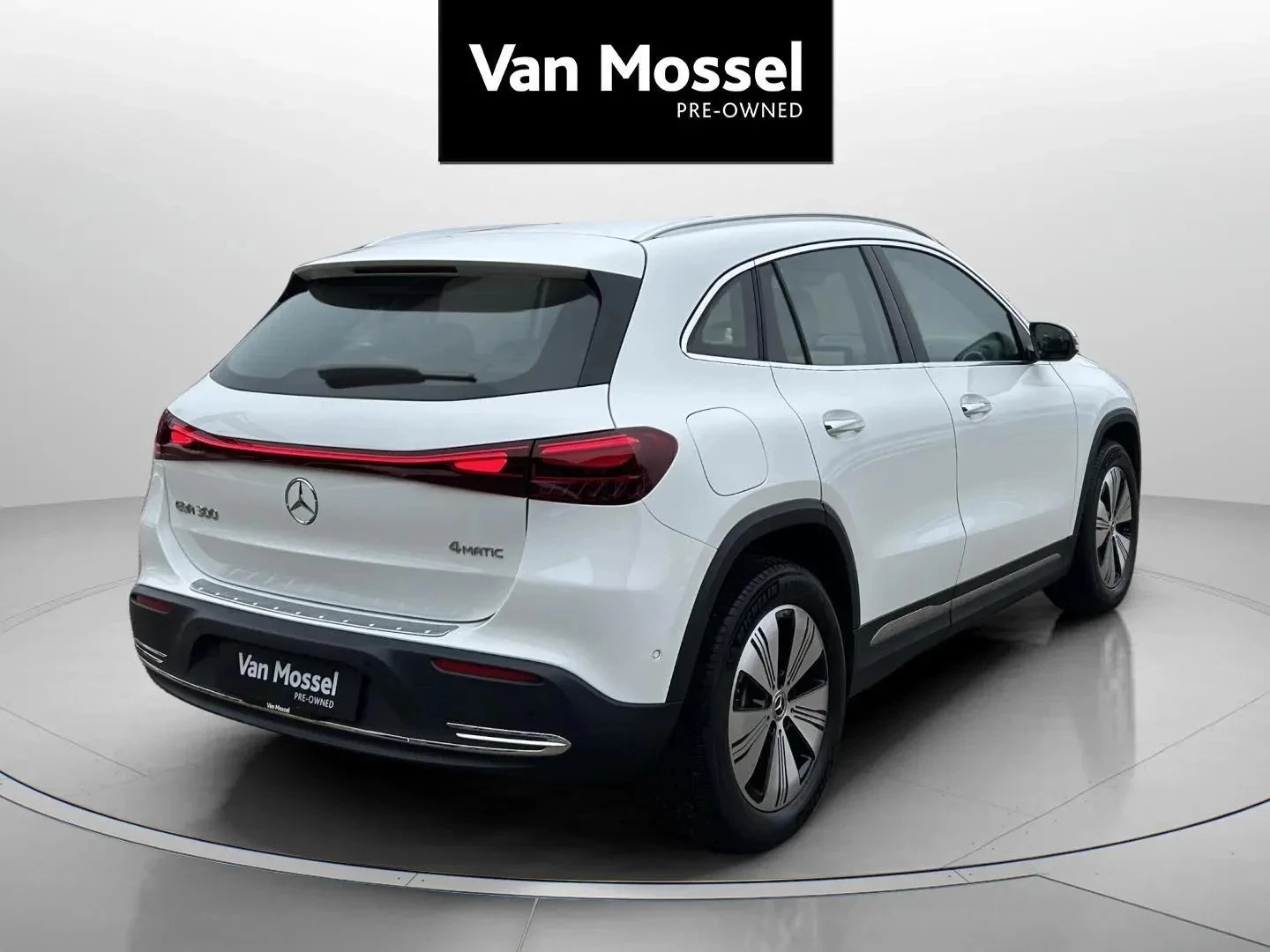 Mercedes-Benz-EQA-image-4