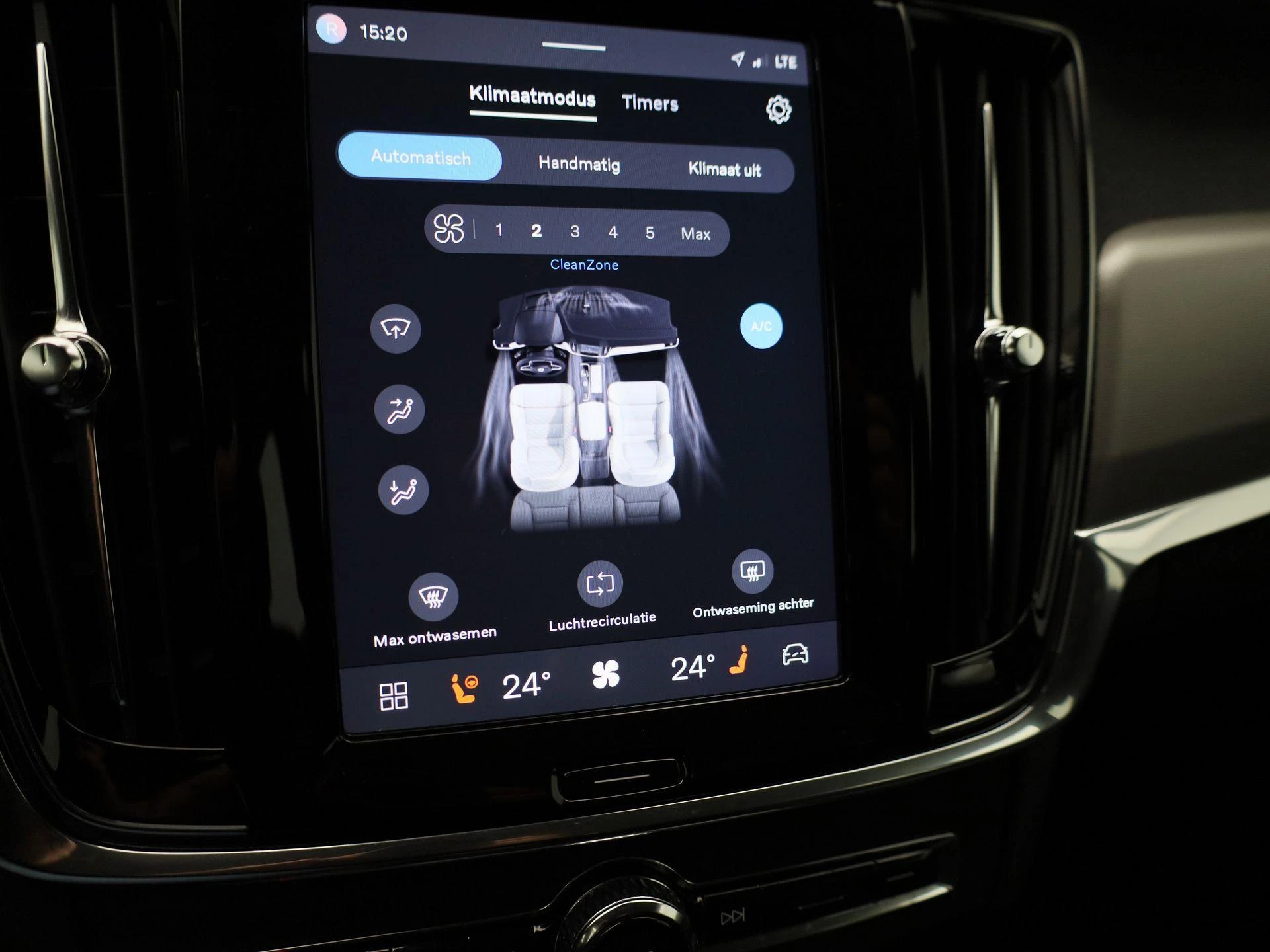 Volvo-V90-image-24