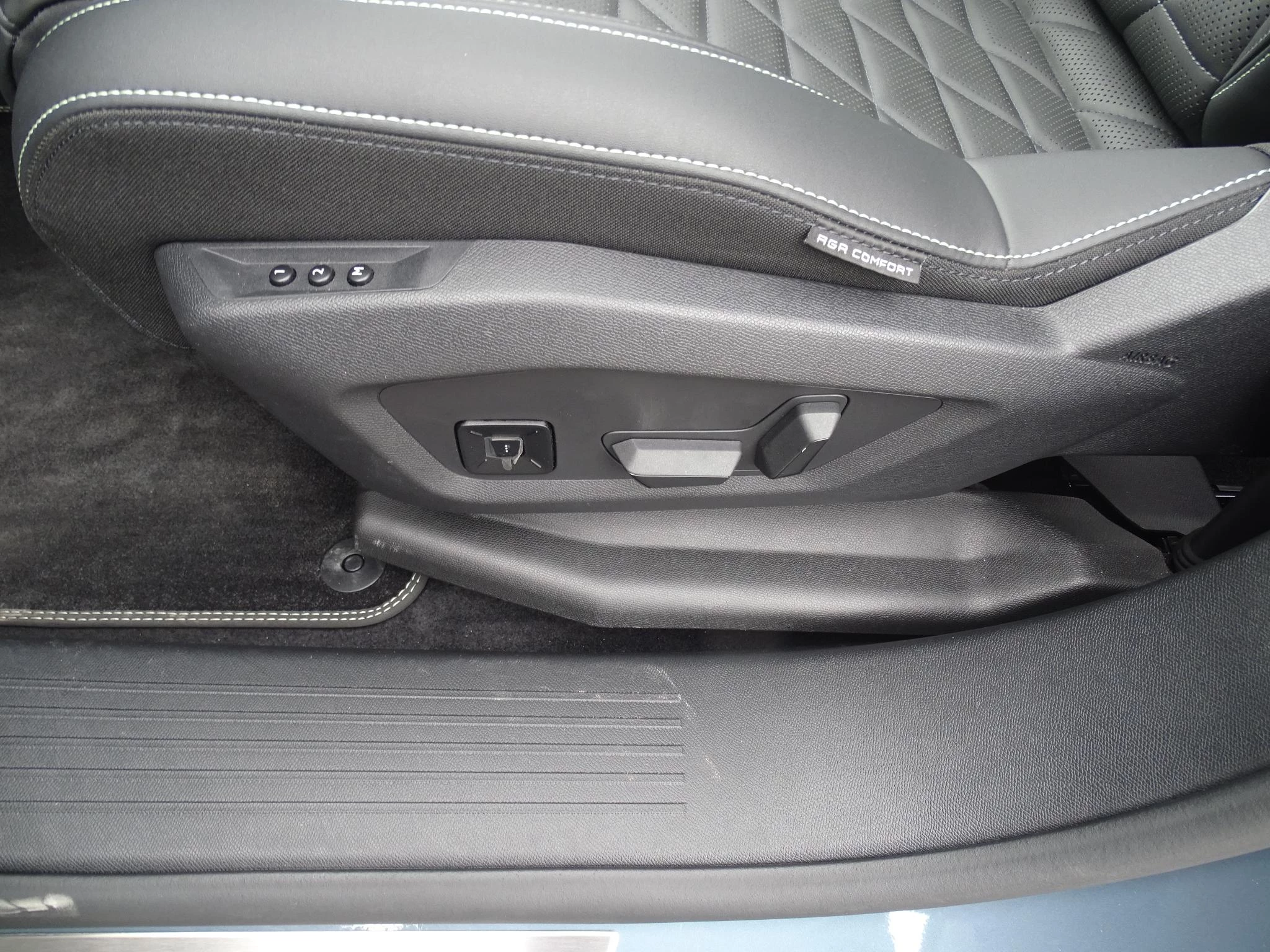 Peugeot 3008 1.2 HYBRID DSC6 GT+leder+pano dak+trekhaak