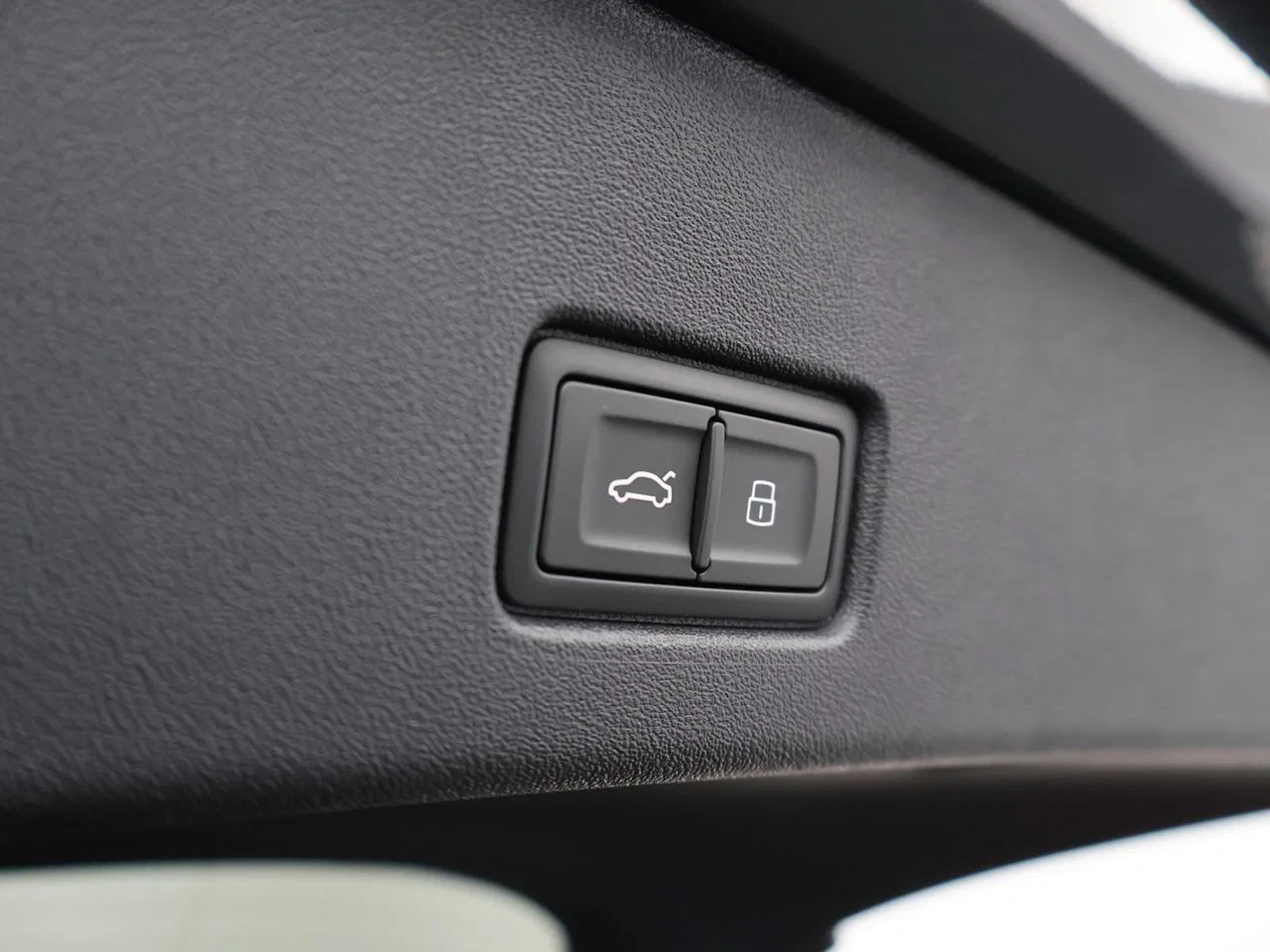 Audi-Q4 e-tron-image-16