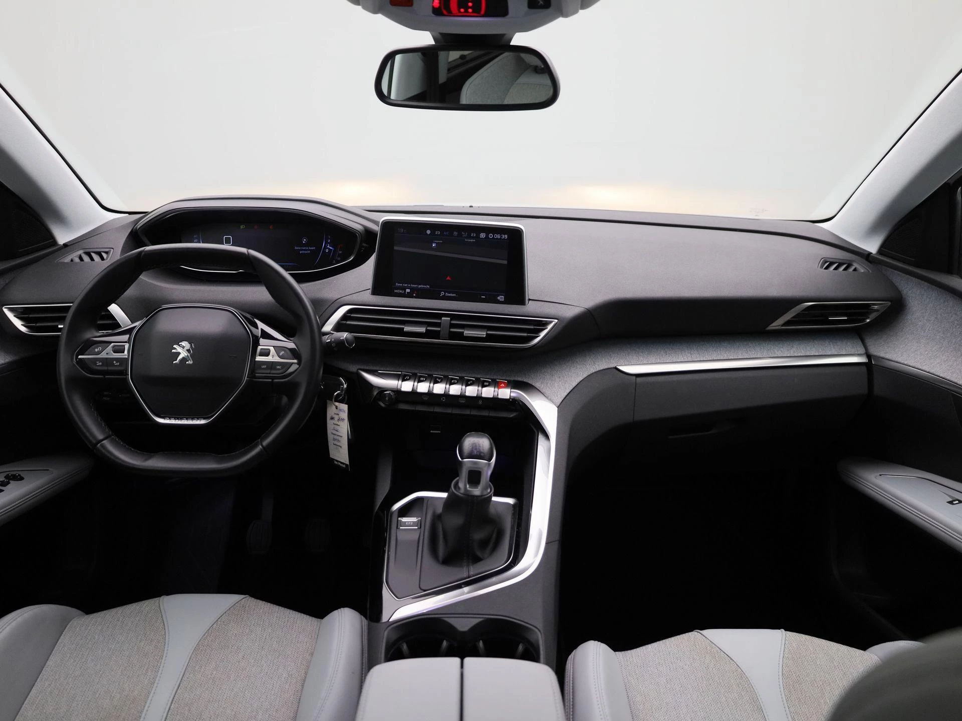 Peugeot-5008-image-8
