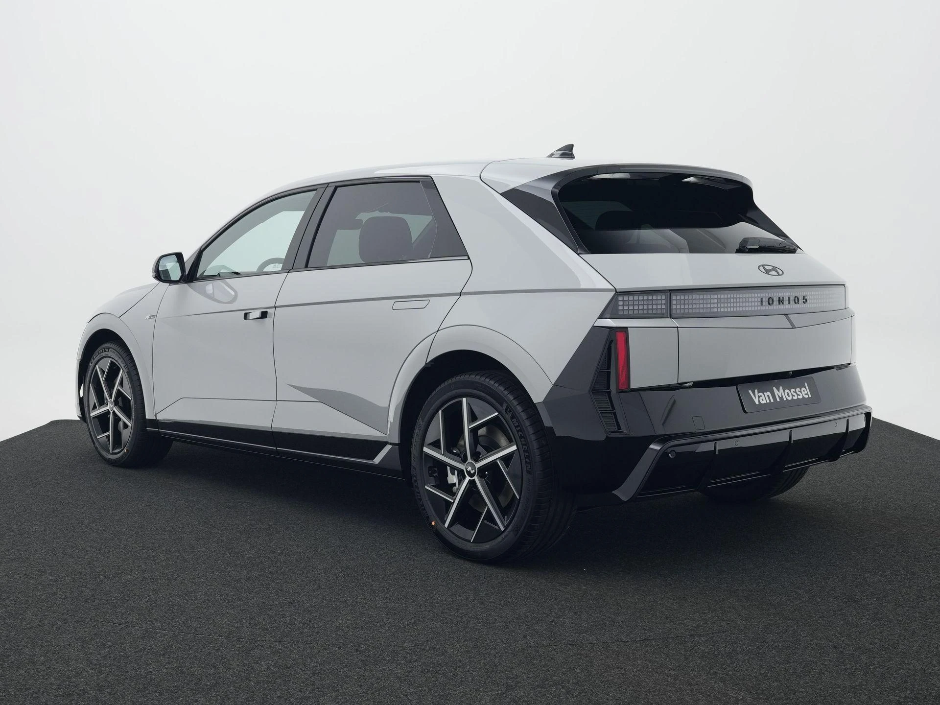 Hyundai-IONIQ 5-image-1