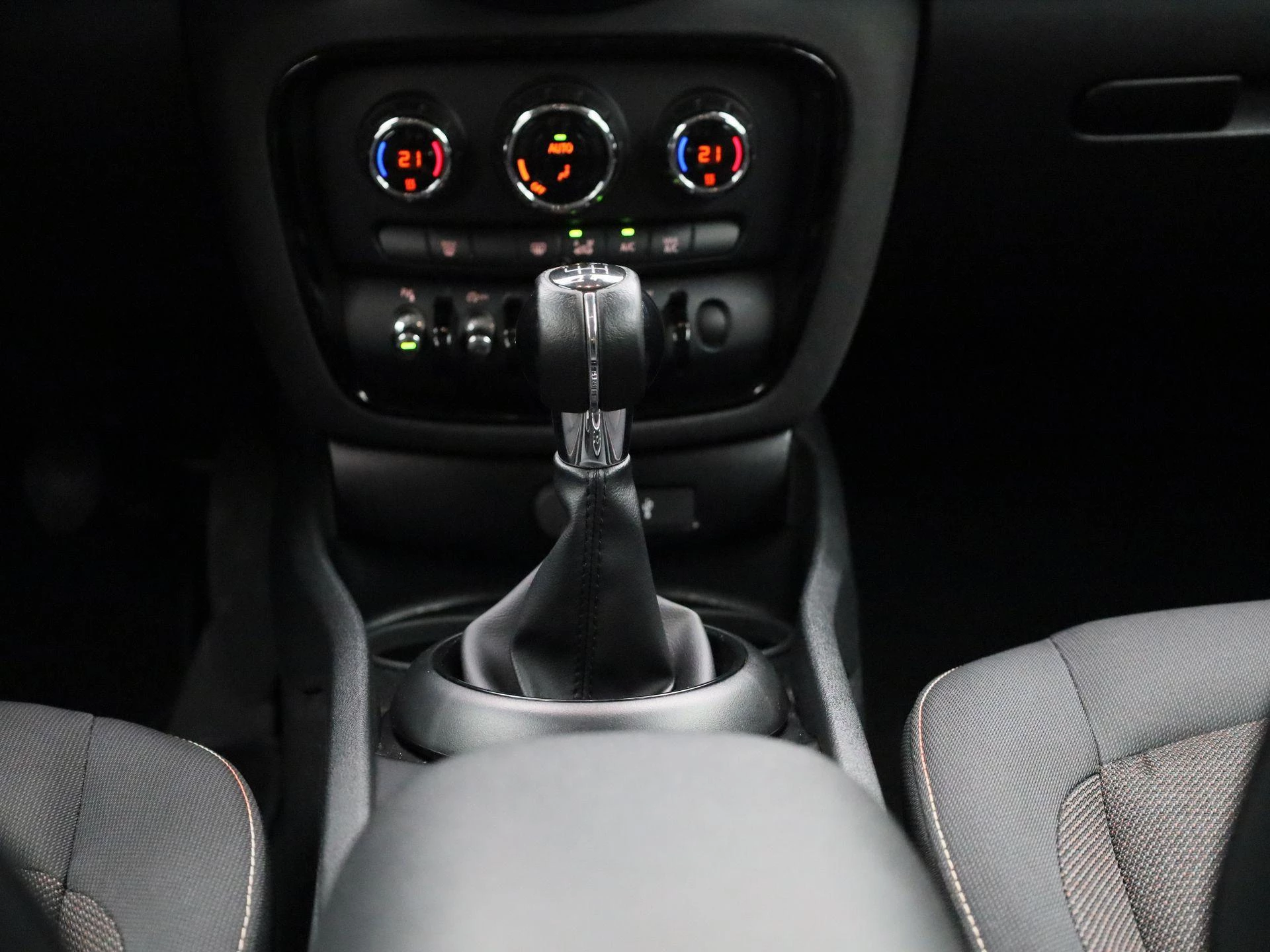 MINI Clubman Mini One D (85 kW) PDC V+A | LED | Navi