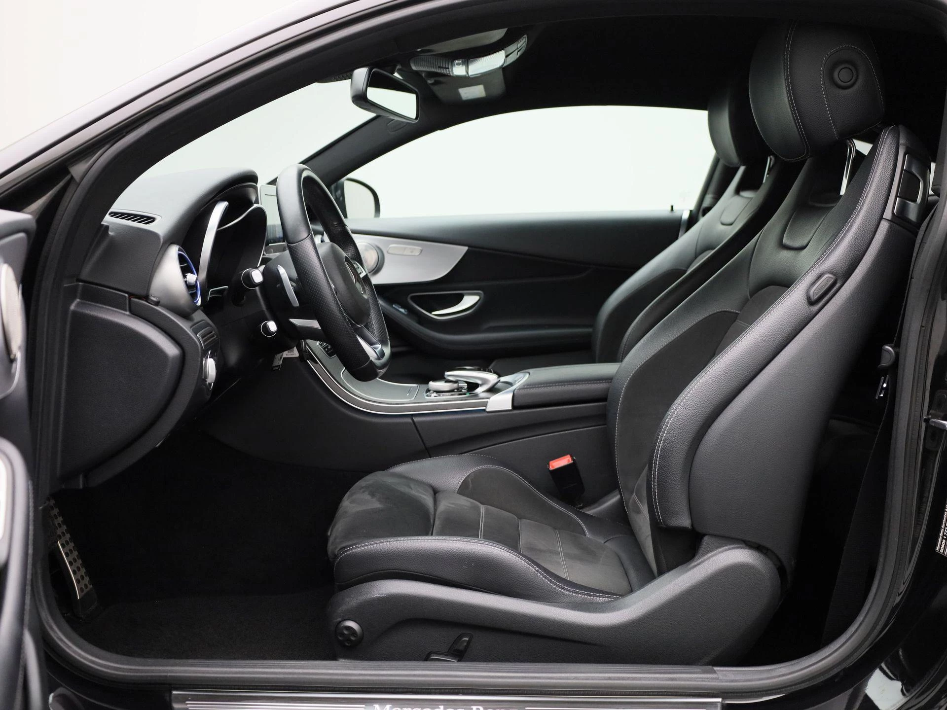 Mercedes-Benz-C-Klasse-image-9