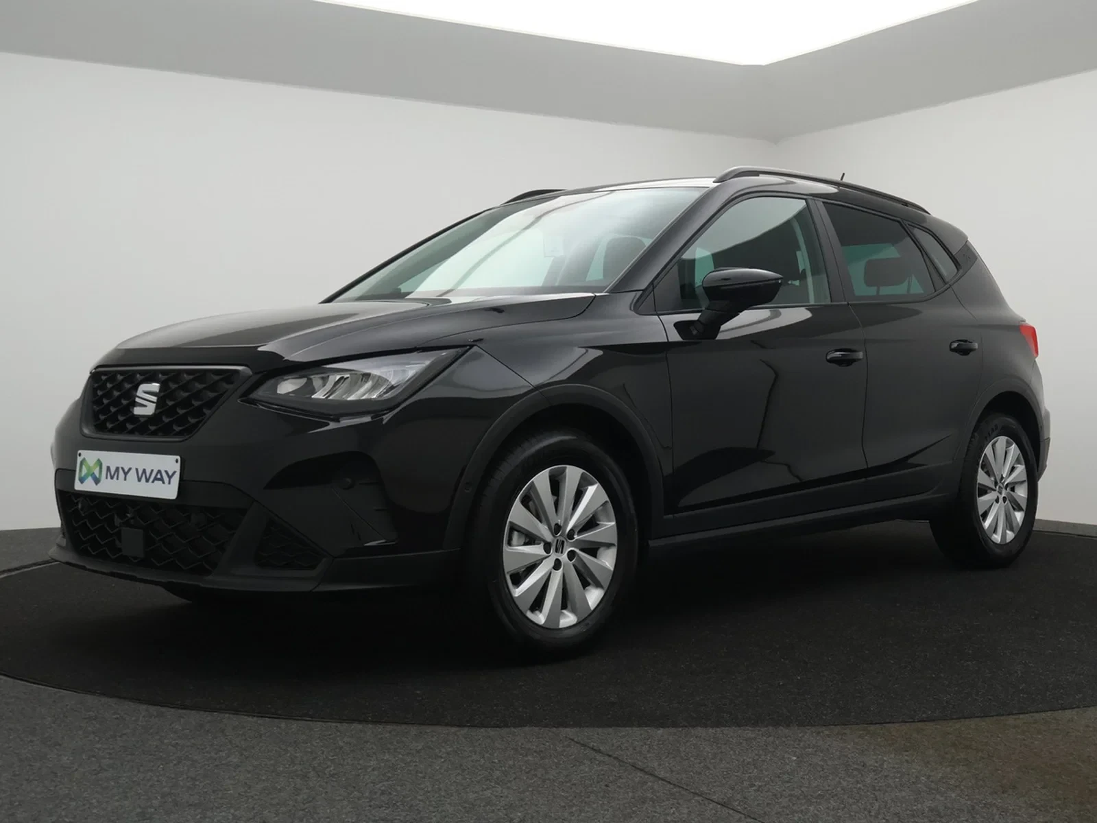 SEAT-Arona-image-0
