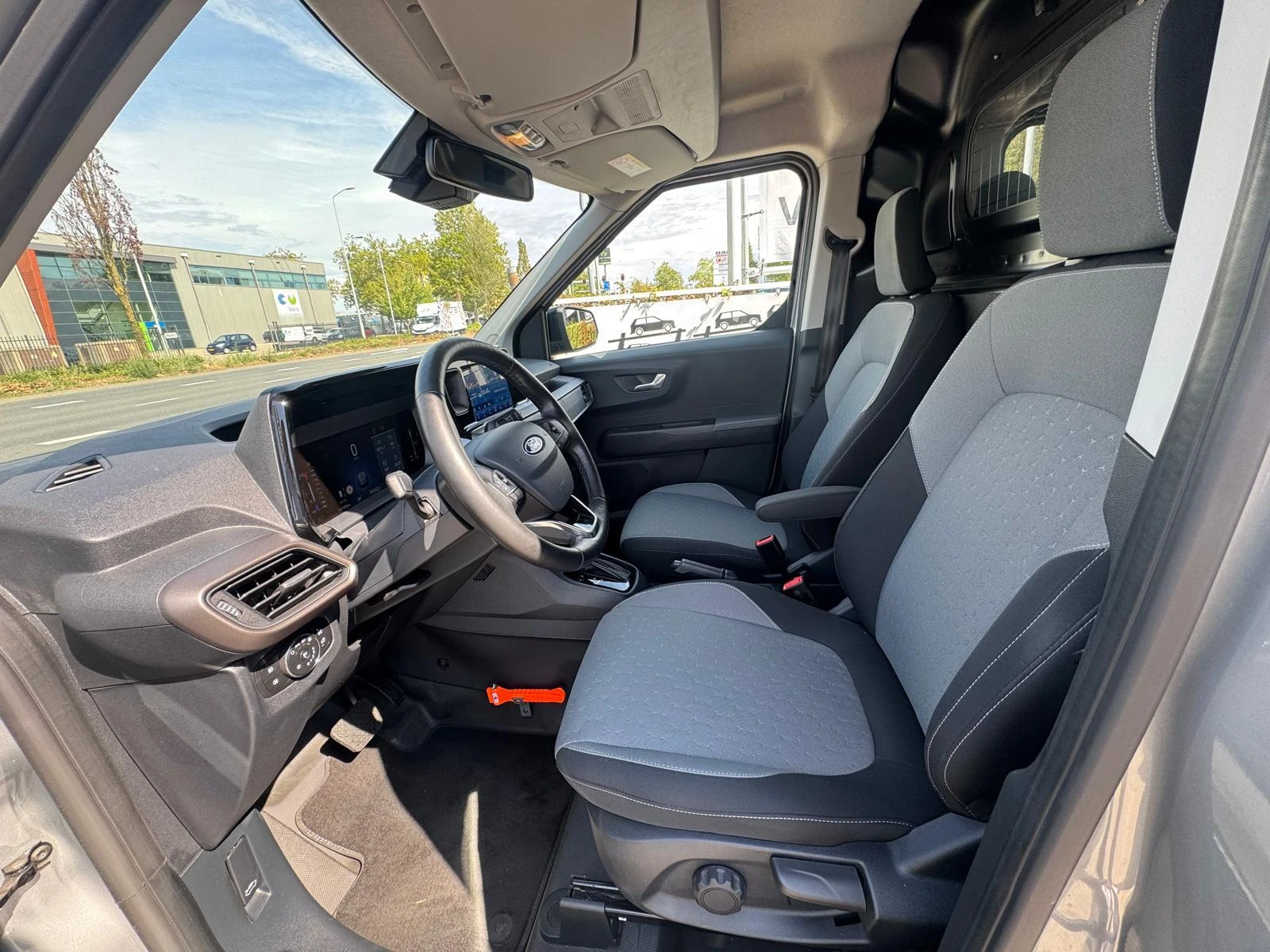 Ford-Transit Courier-image-20