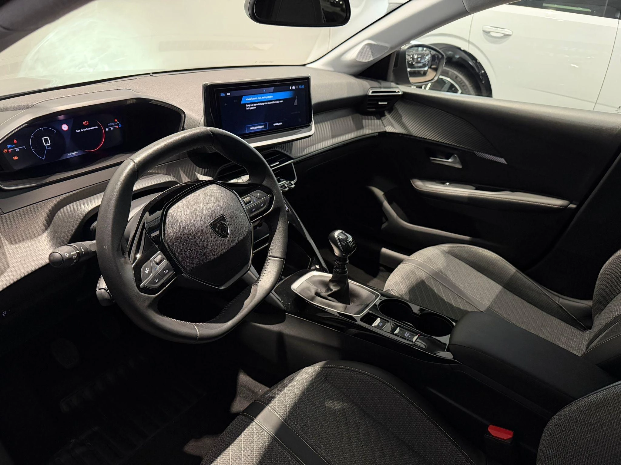 Peugeot-208-image-14