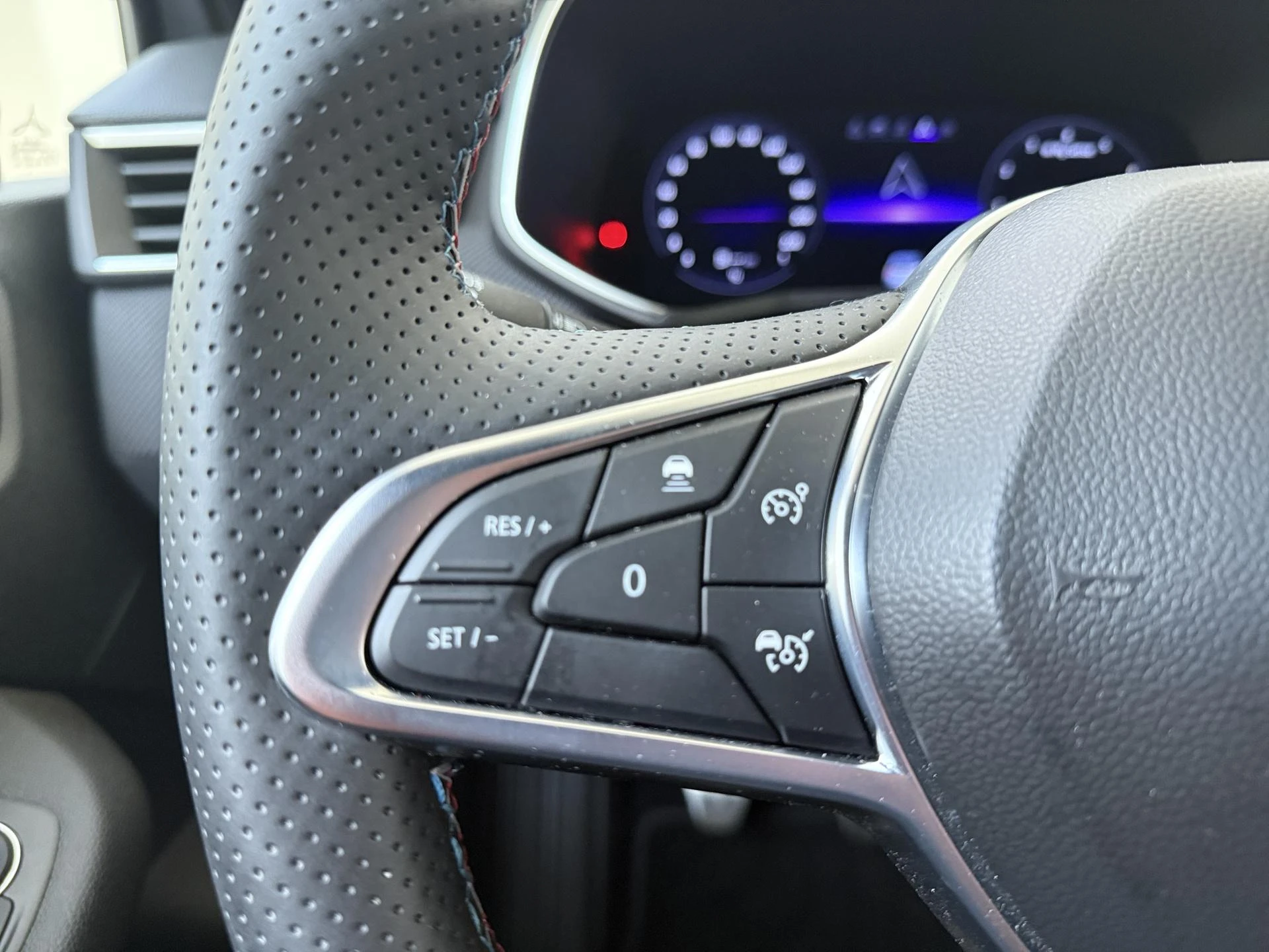 Renault-Clio-image-11