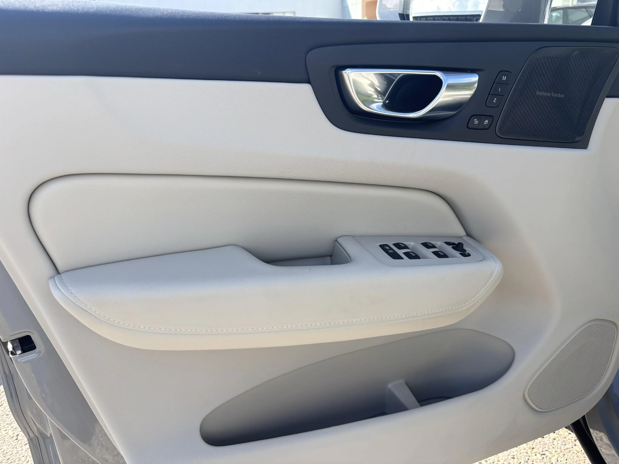 Volvo-XC60-image-4