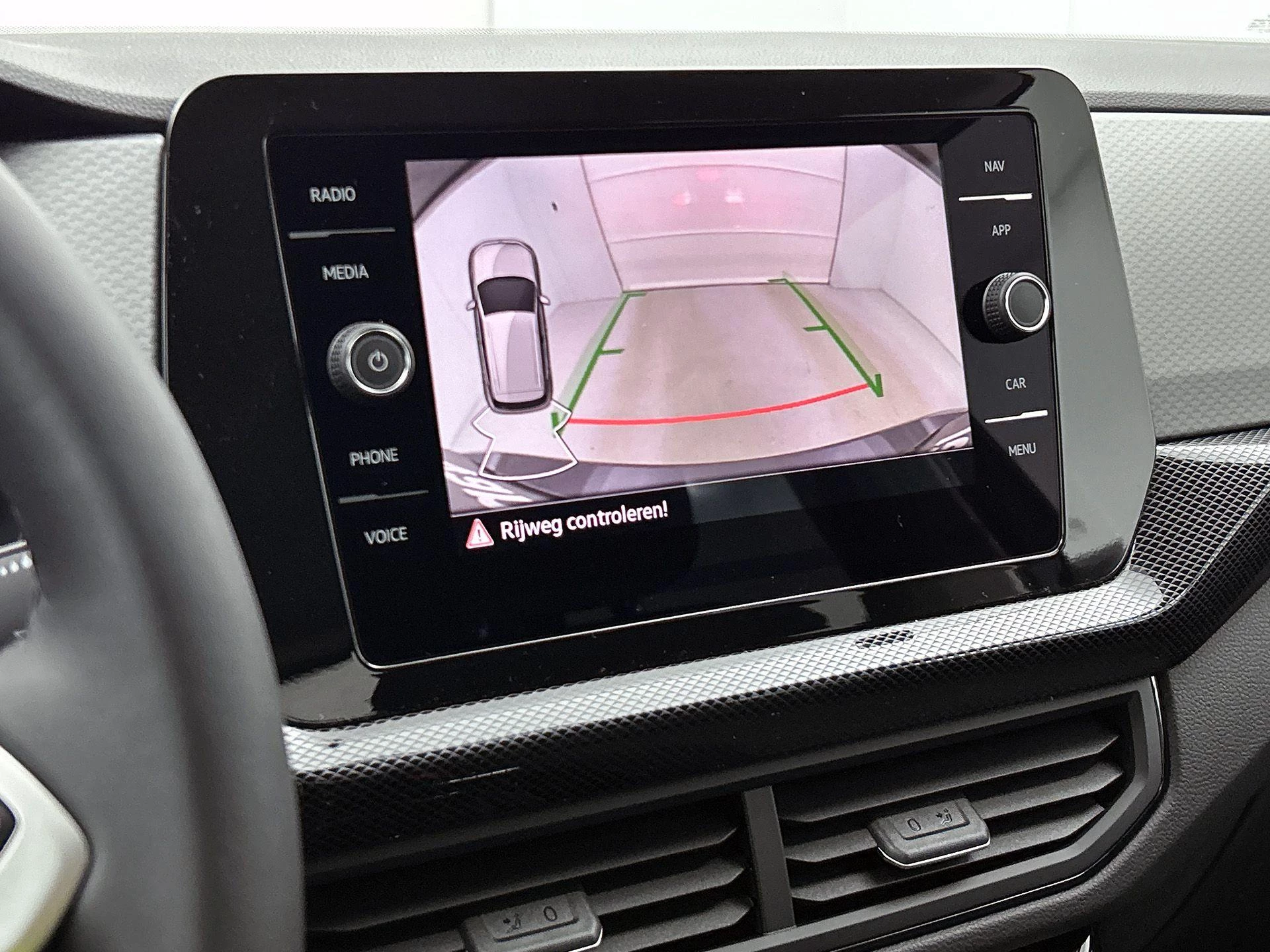 Volkswagen-T-Cross-image-10